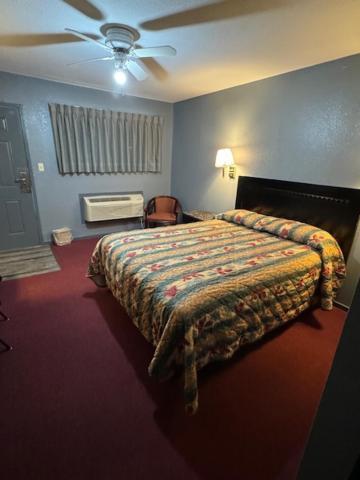 Pratt Budget Inn photo 8