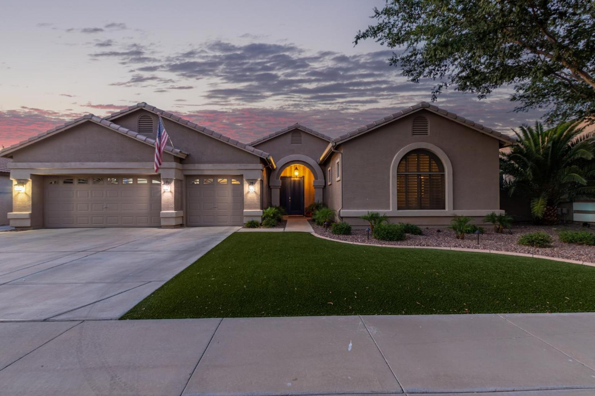 Runaway Bay Chandler photo 30