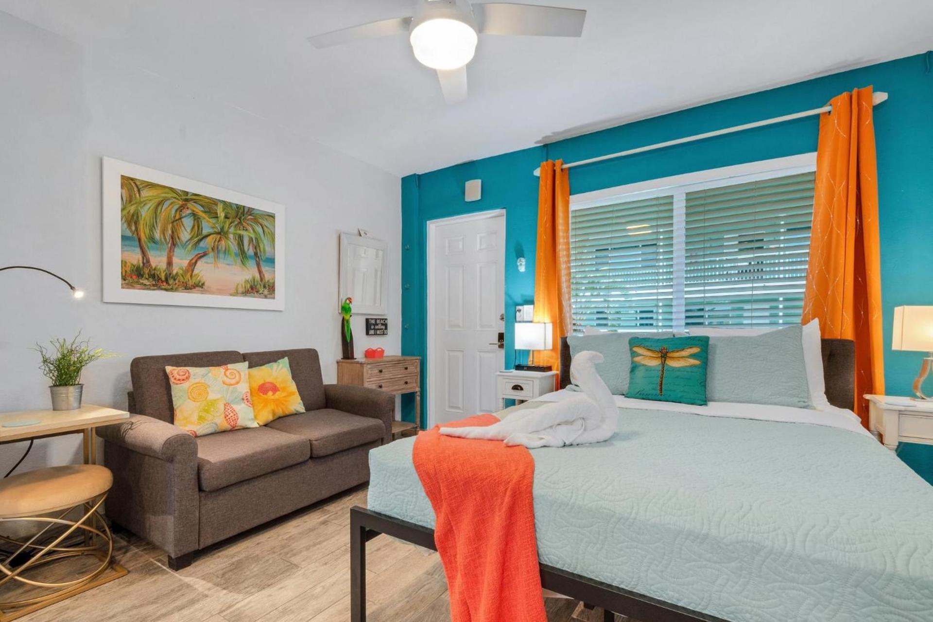 Tropic Terrace Suite #54 - Beachfront Resort photo 23