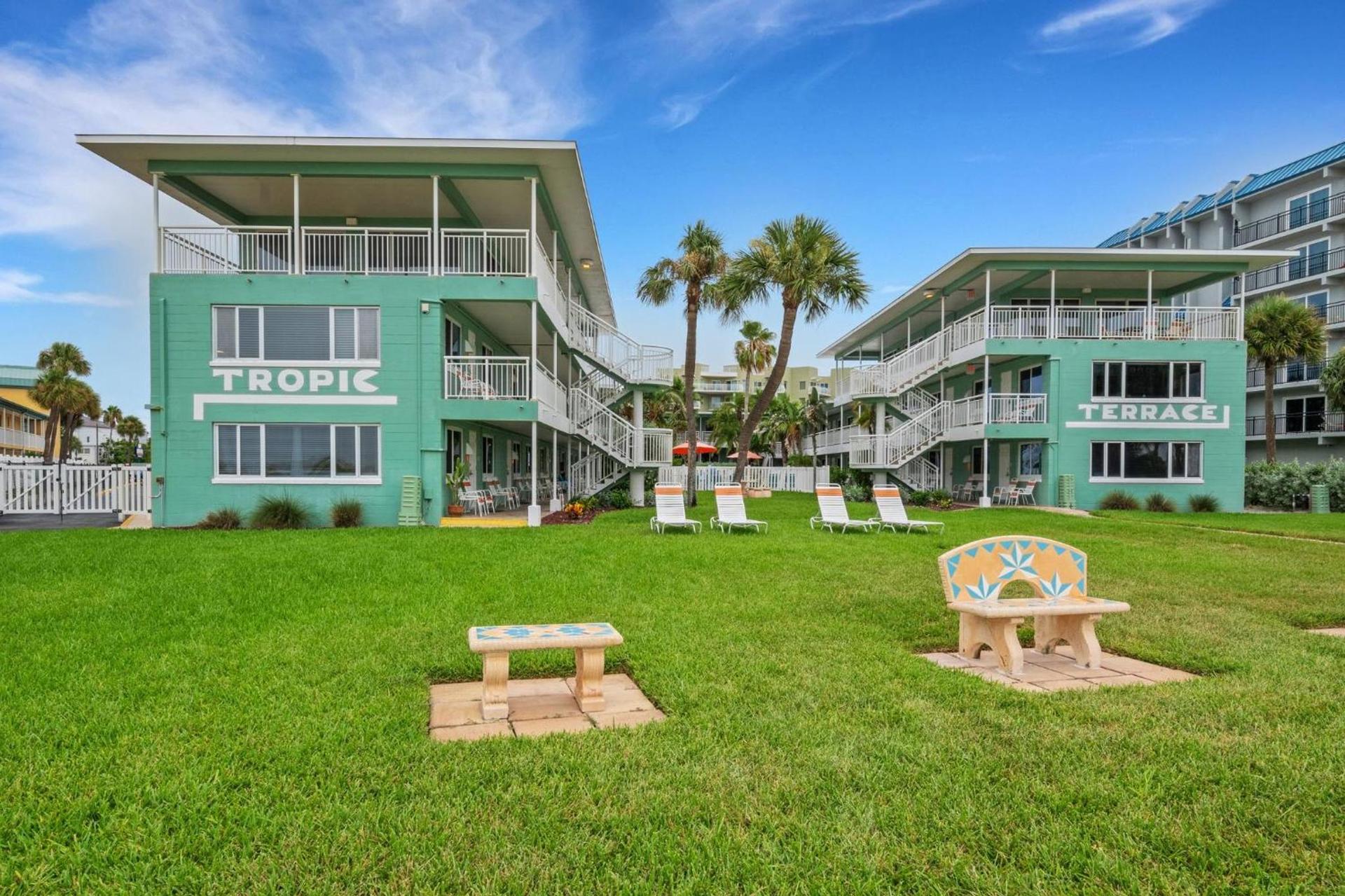 Tropic Terrace Suite #54 - Beachfront Resort photo 7
