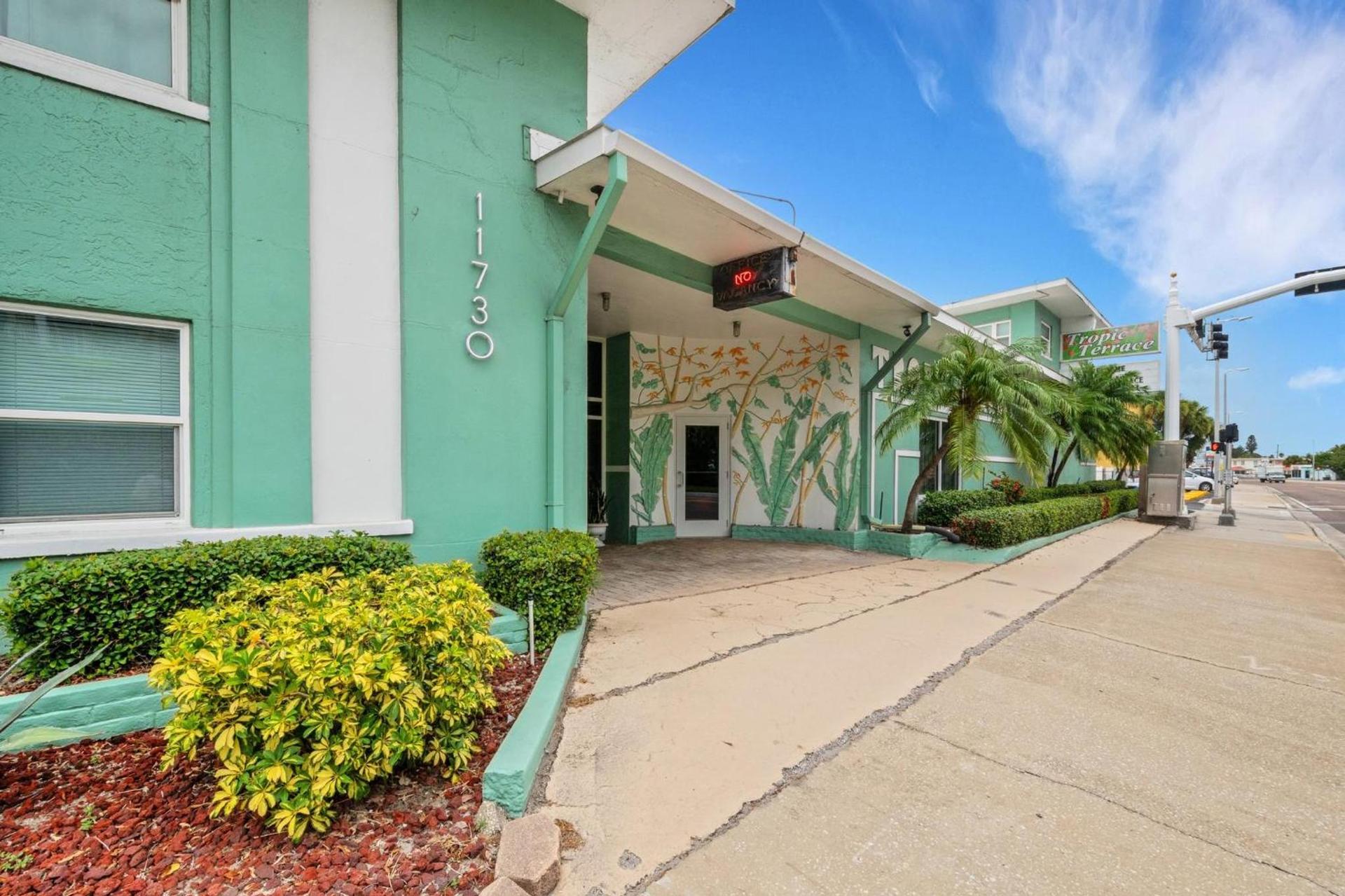 Tropic Terrace Suite #54 - Beachfront Resort photo 13