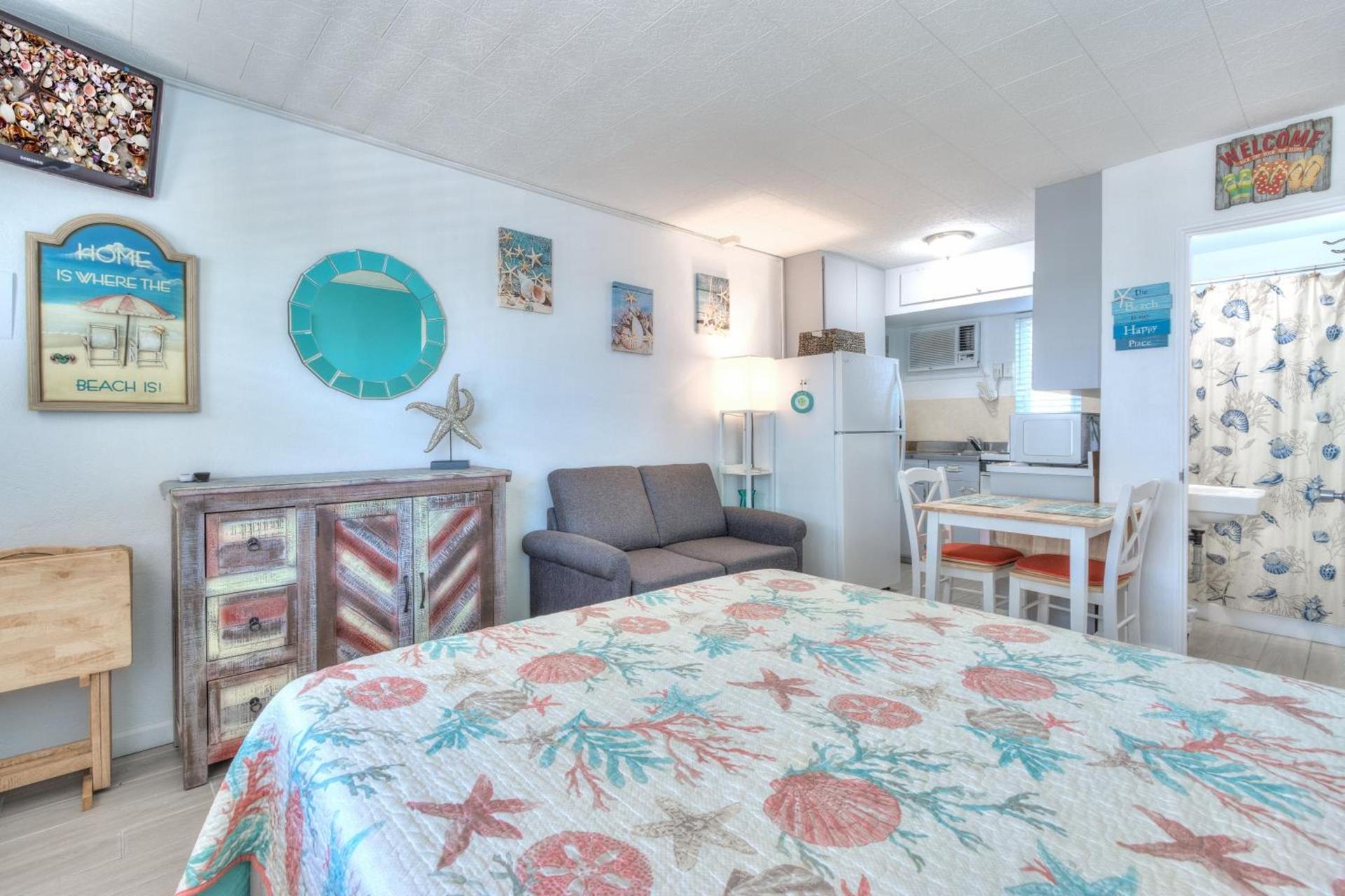 Tropic Terrace Suite #56 - Beachfront Resort photo 4