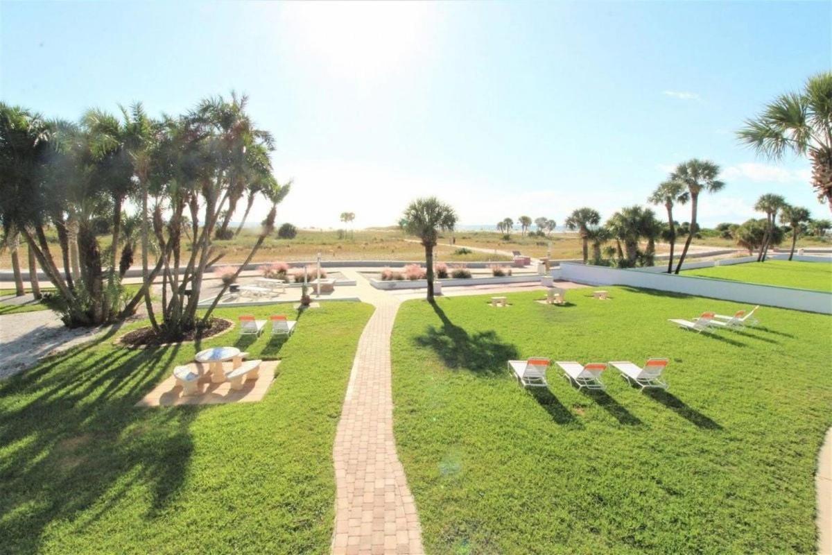 Tropic Terrace Suite #56 - Beachfront Resort photo 12