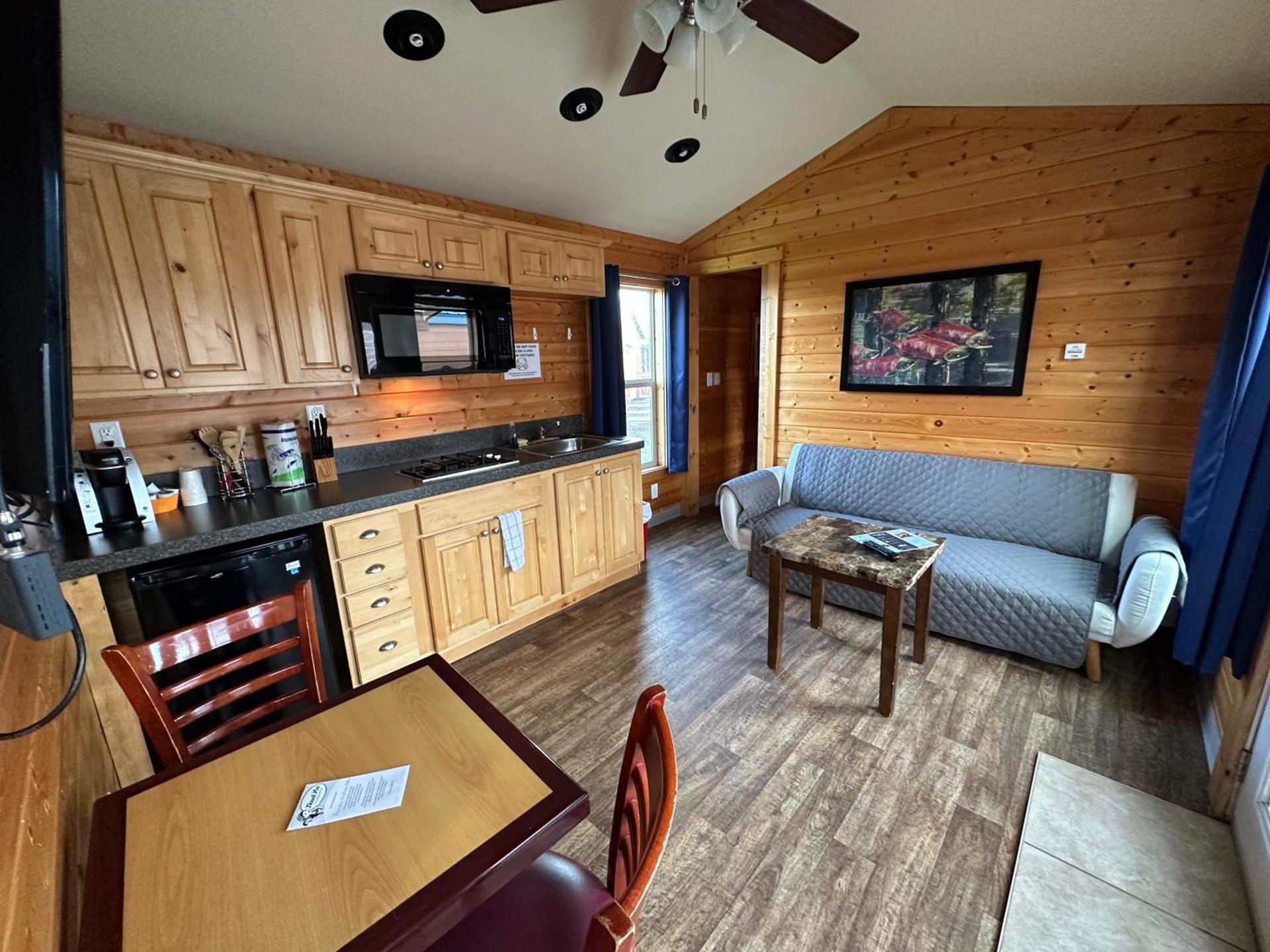Westport Inn Cabins photo 13