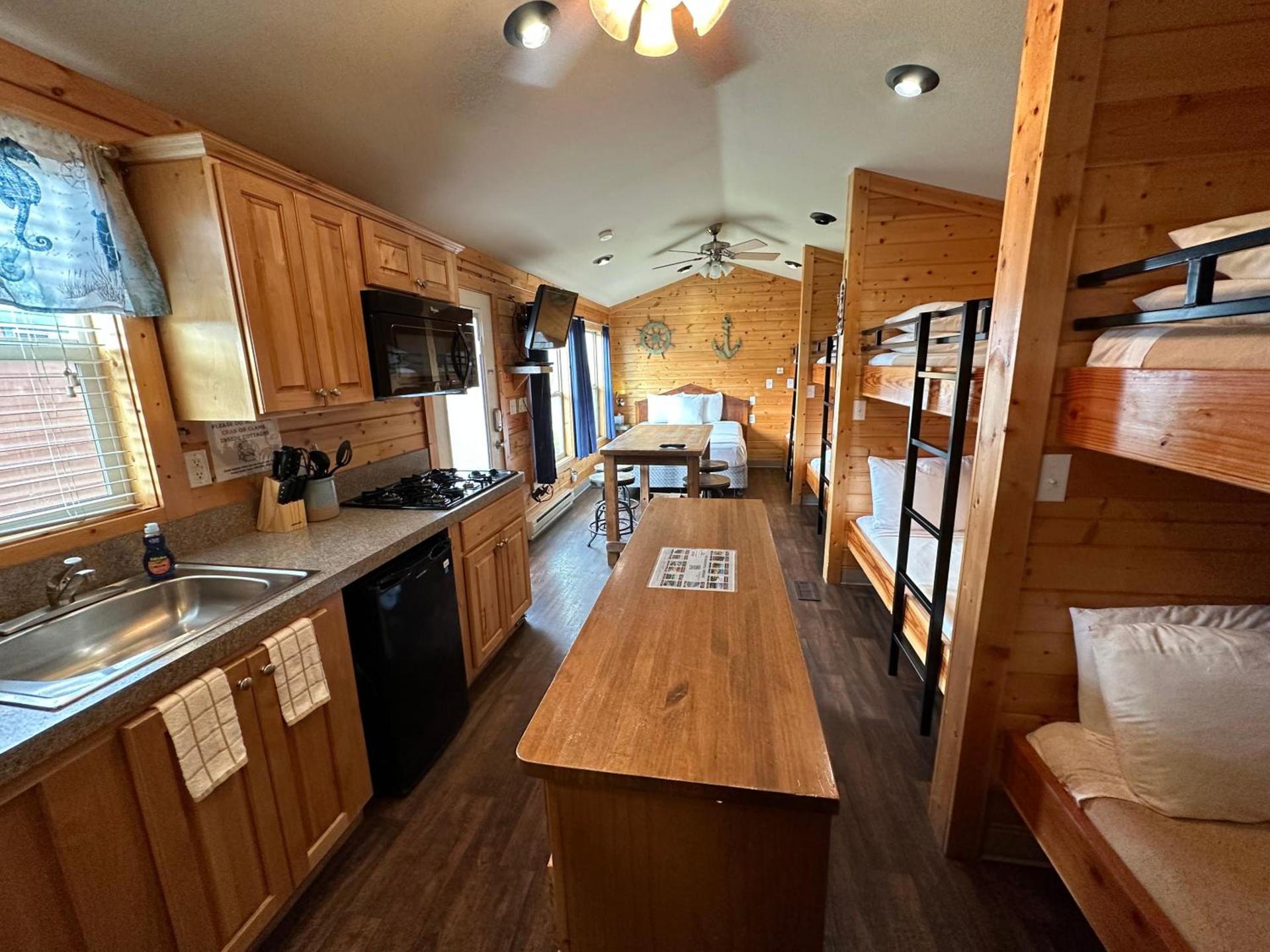 Westport Inn Cabins photo 16