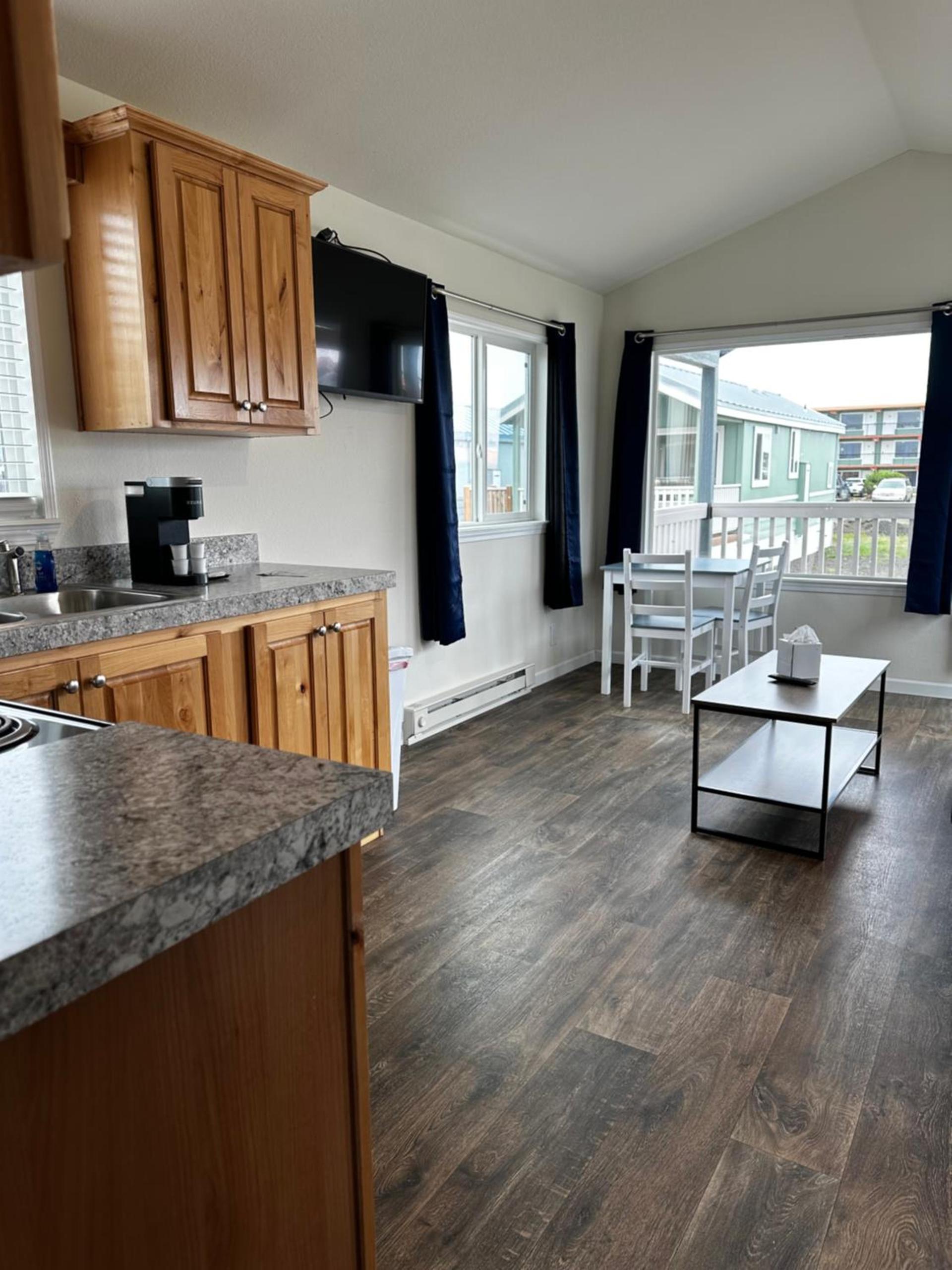 Westport Inn Cabins photo 25