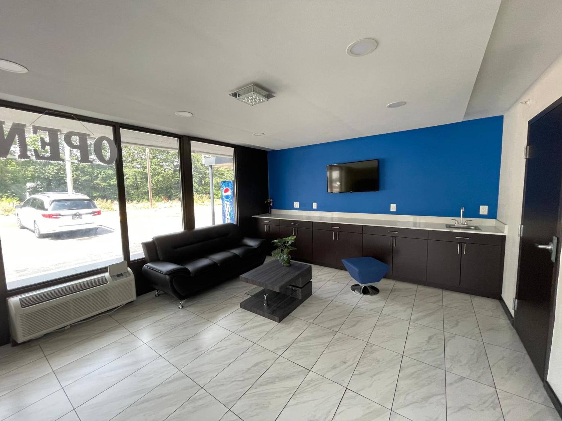 Americas Best Value Inn - Decatur photo 2