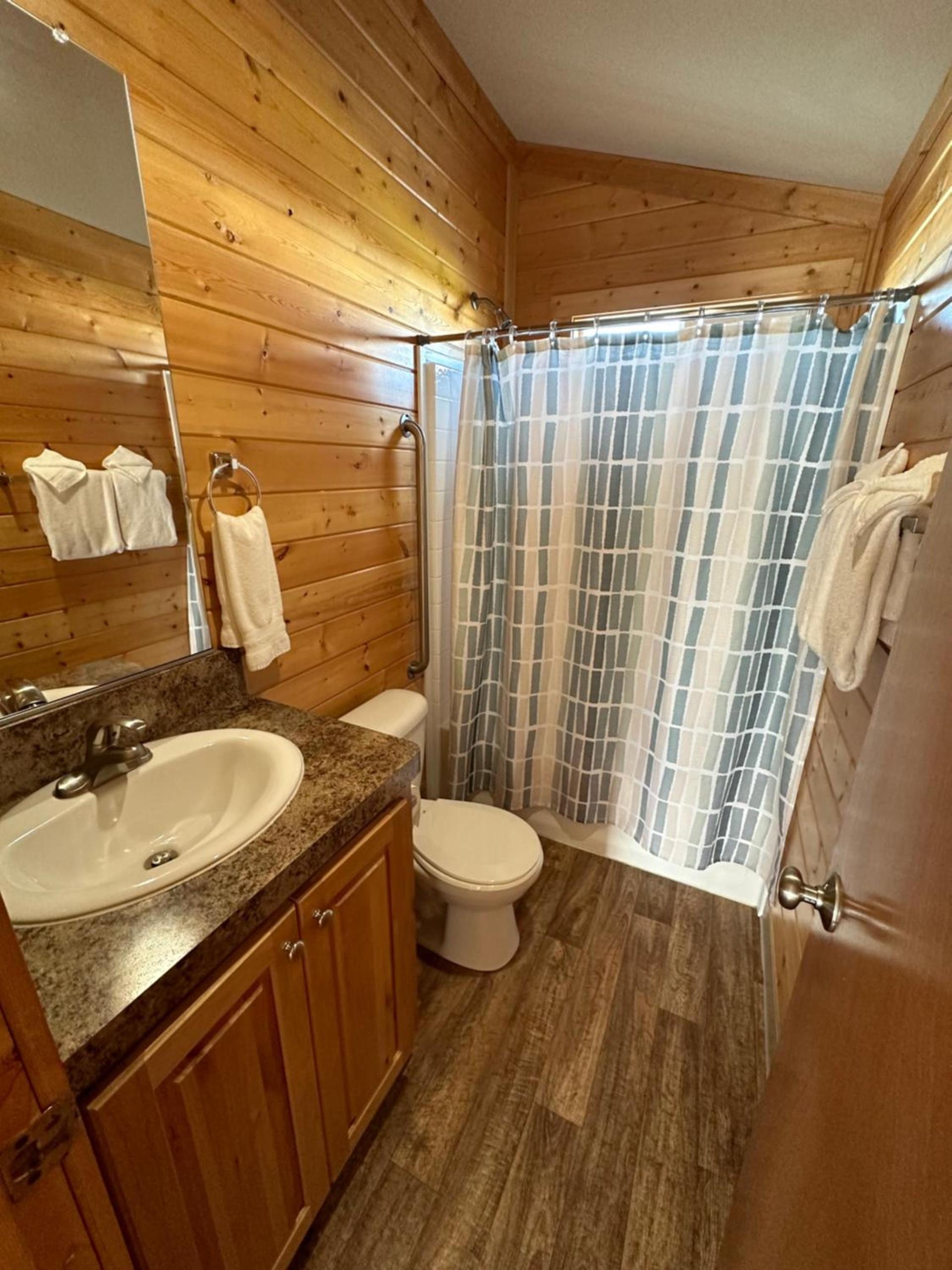 Westport Marina Cottages photo 10