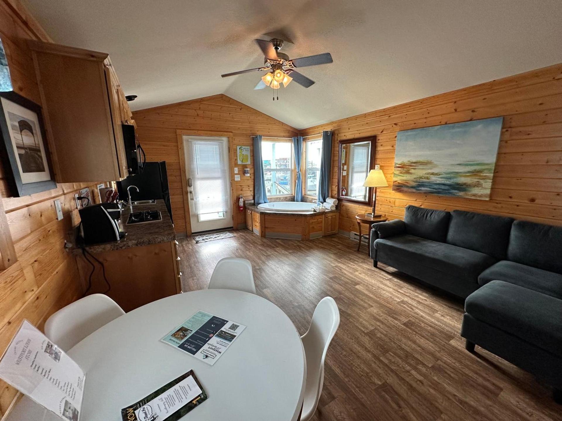 Westport Marina Cottages photo 9