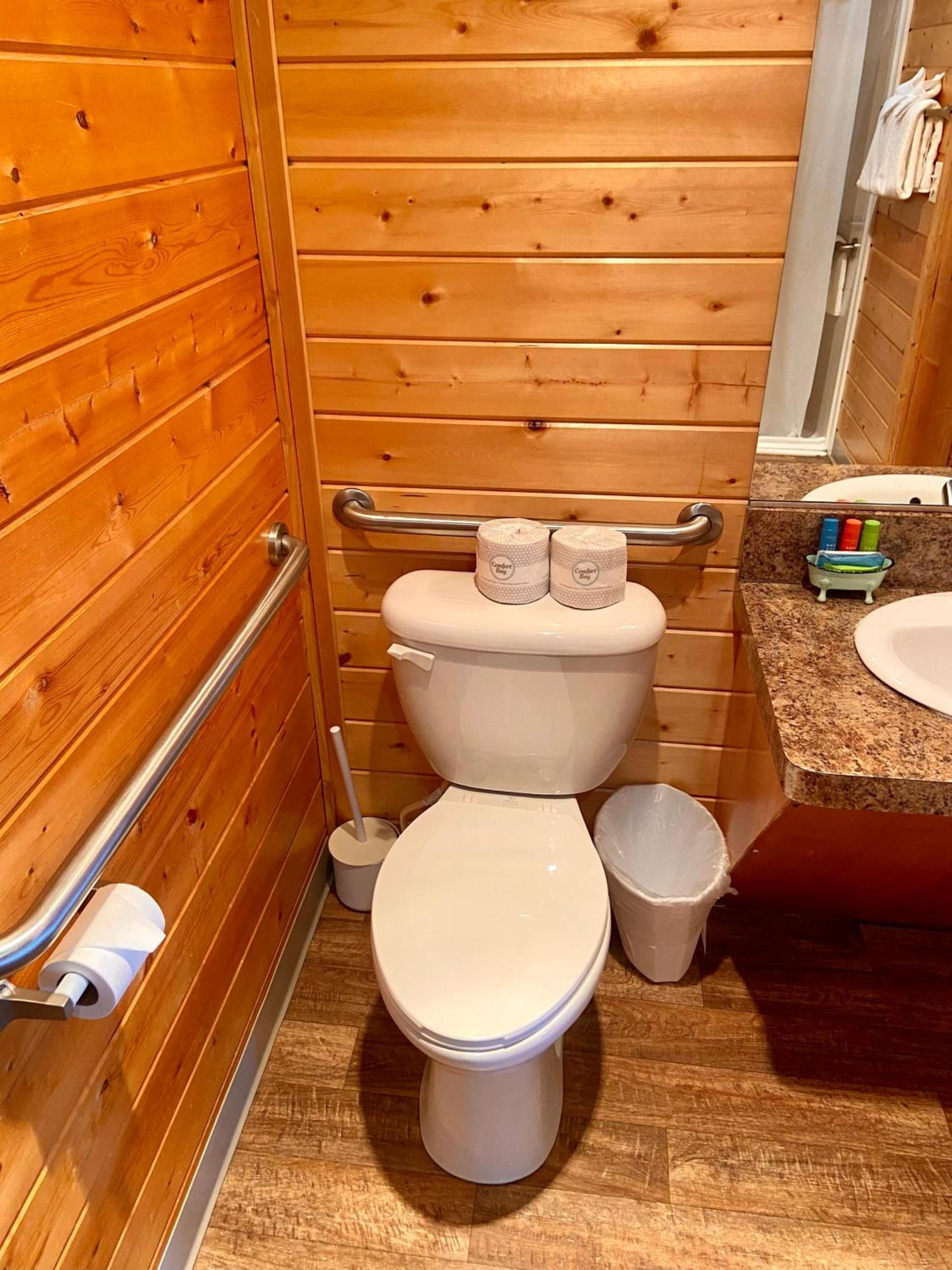 Westport Marina Cottages photo 12