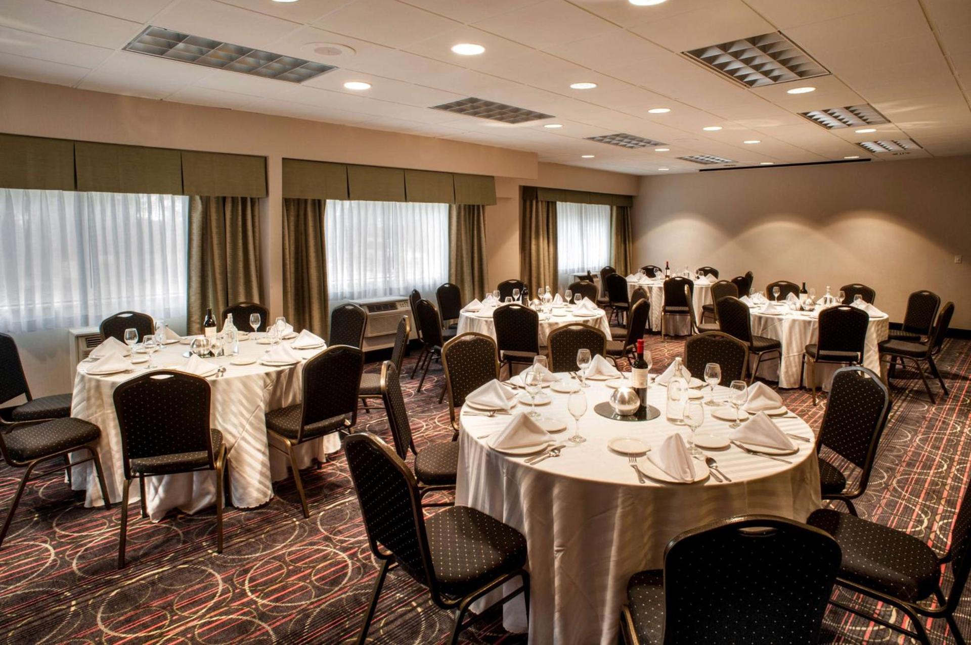 Inn at Fox Chase - BW Premier Collection photo 14
