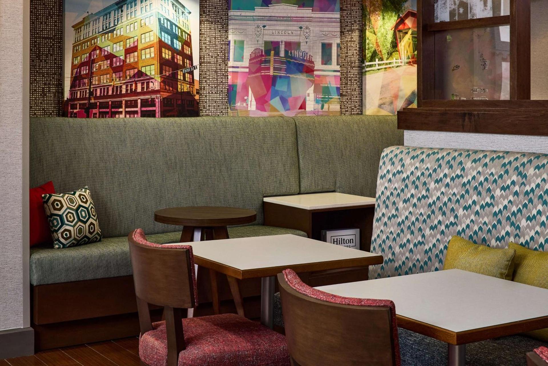 Hampton Inn Massillon photo 6