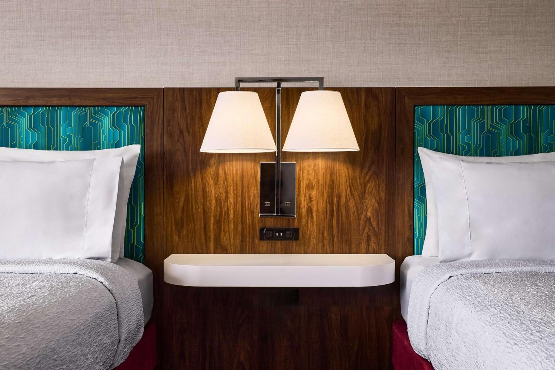 Hampton Inn Massillon photo 16