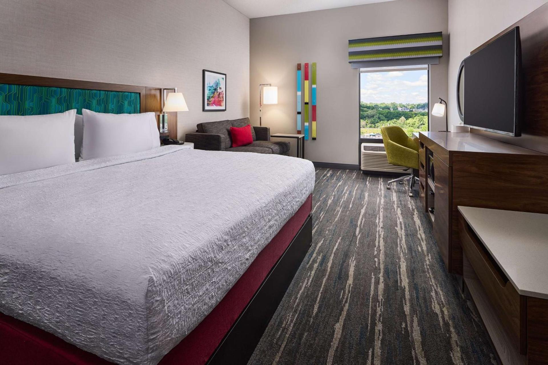 Hampton Inn Massillon photo 18