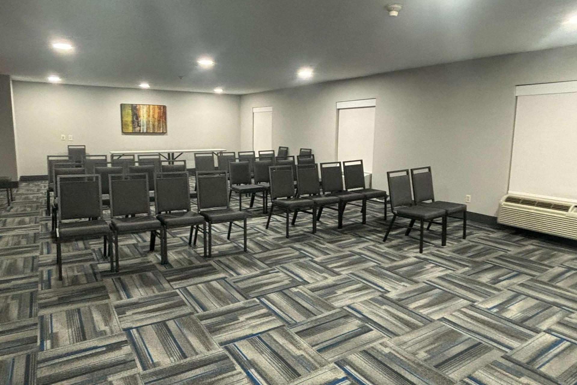 Quality Inn & Suites at Airport Blvd I-65 photo 22