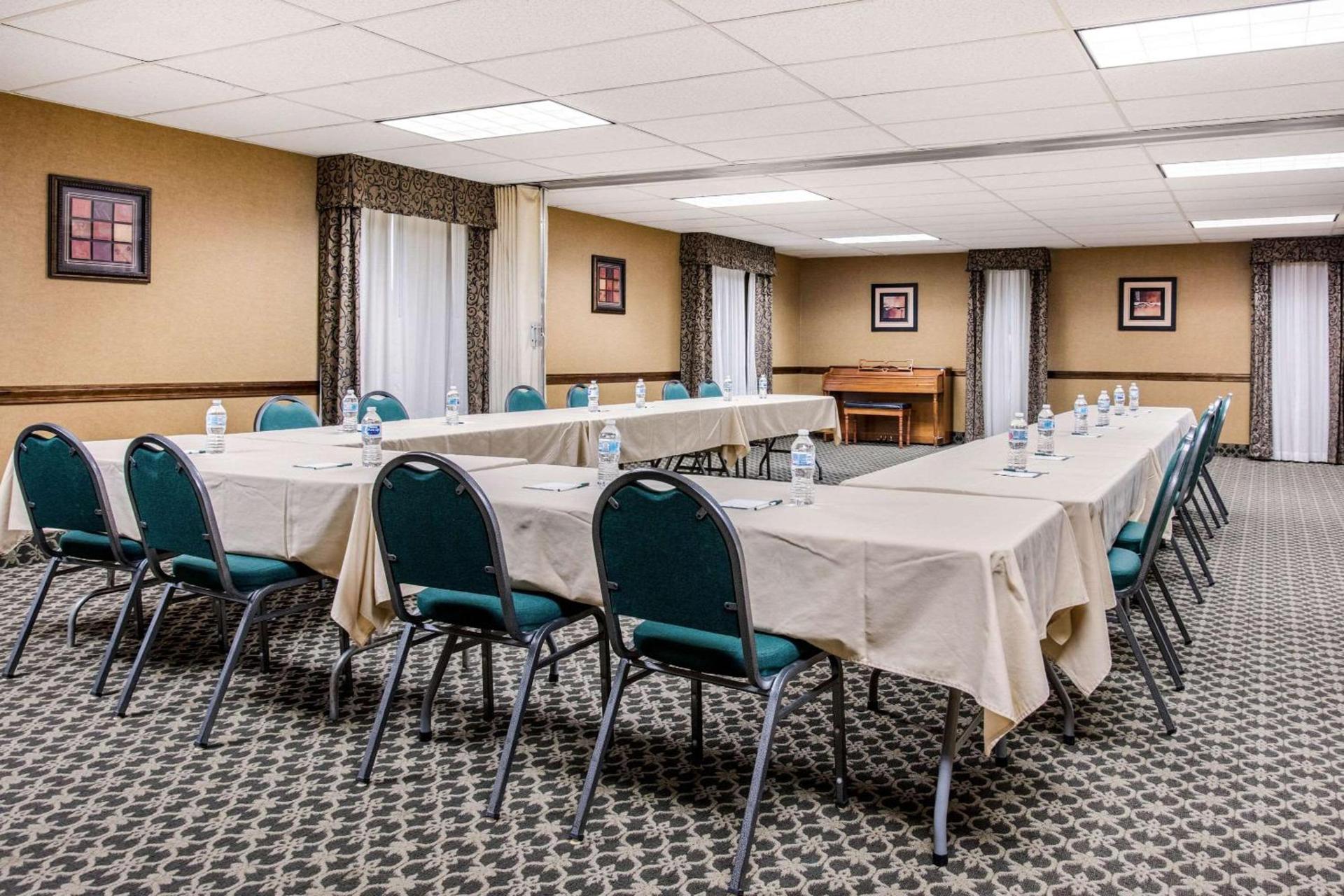 Quality Inn at Bangor Mall photo 33
