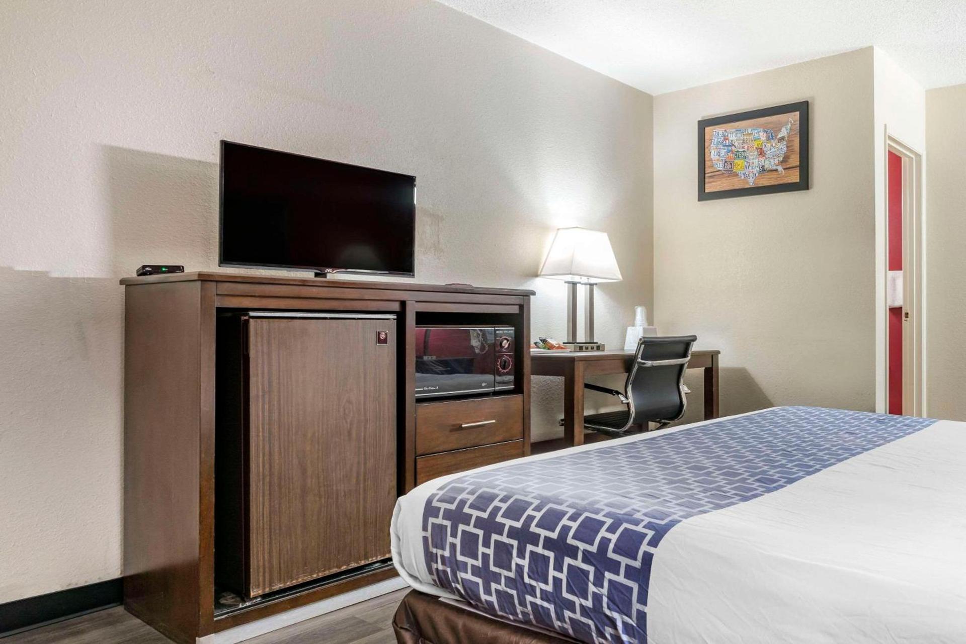 Econo Lodge Fallon Naval Air Station Area photo 16
