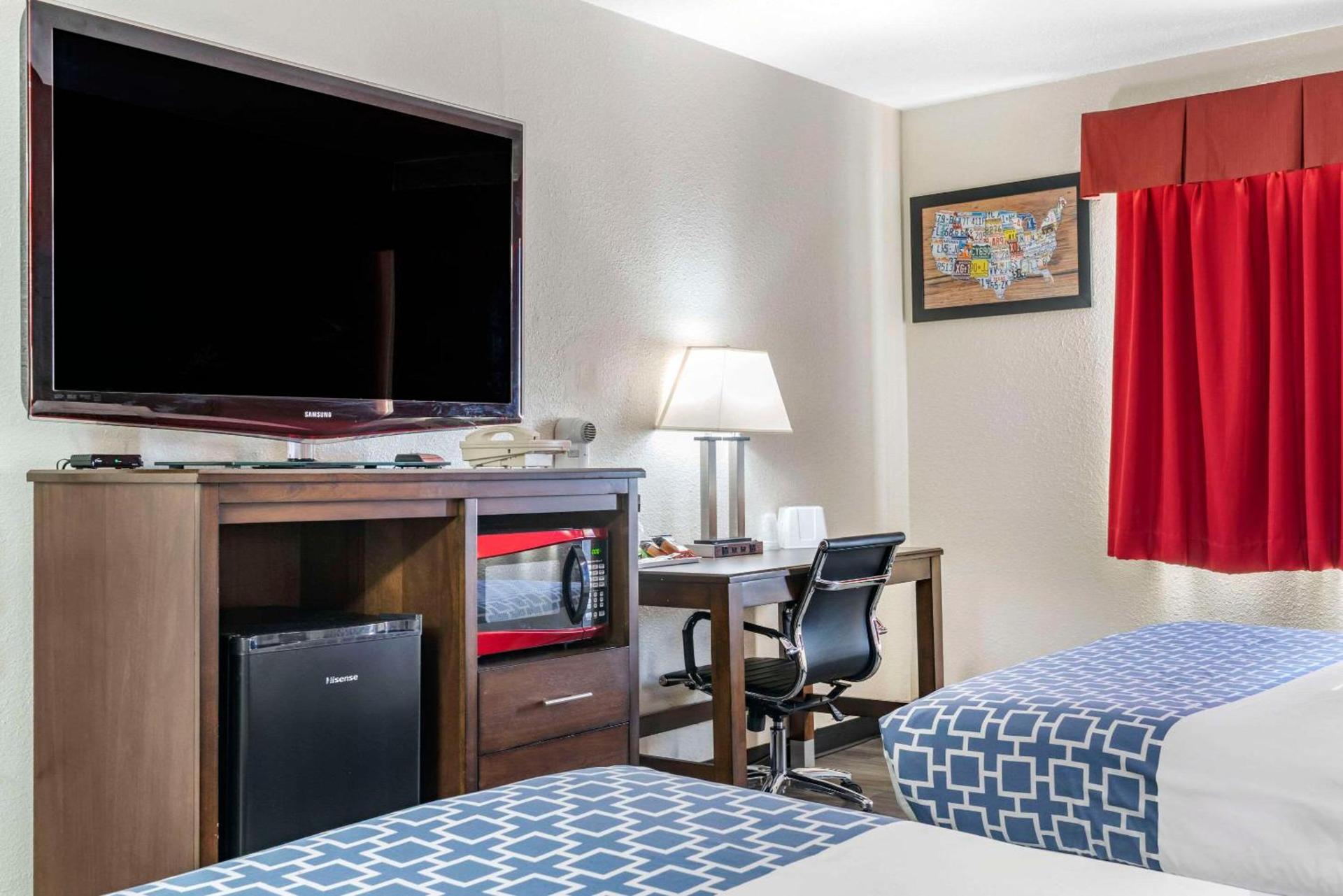 Econo Lodge Fallon Naval Air Station Area photo 18