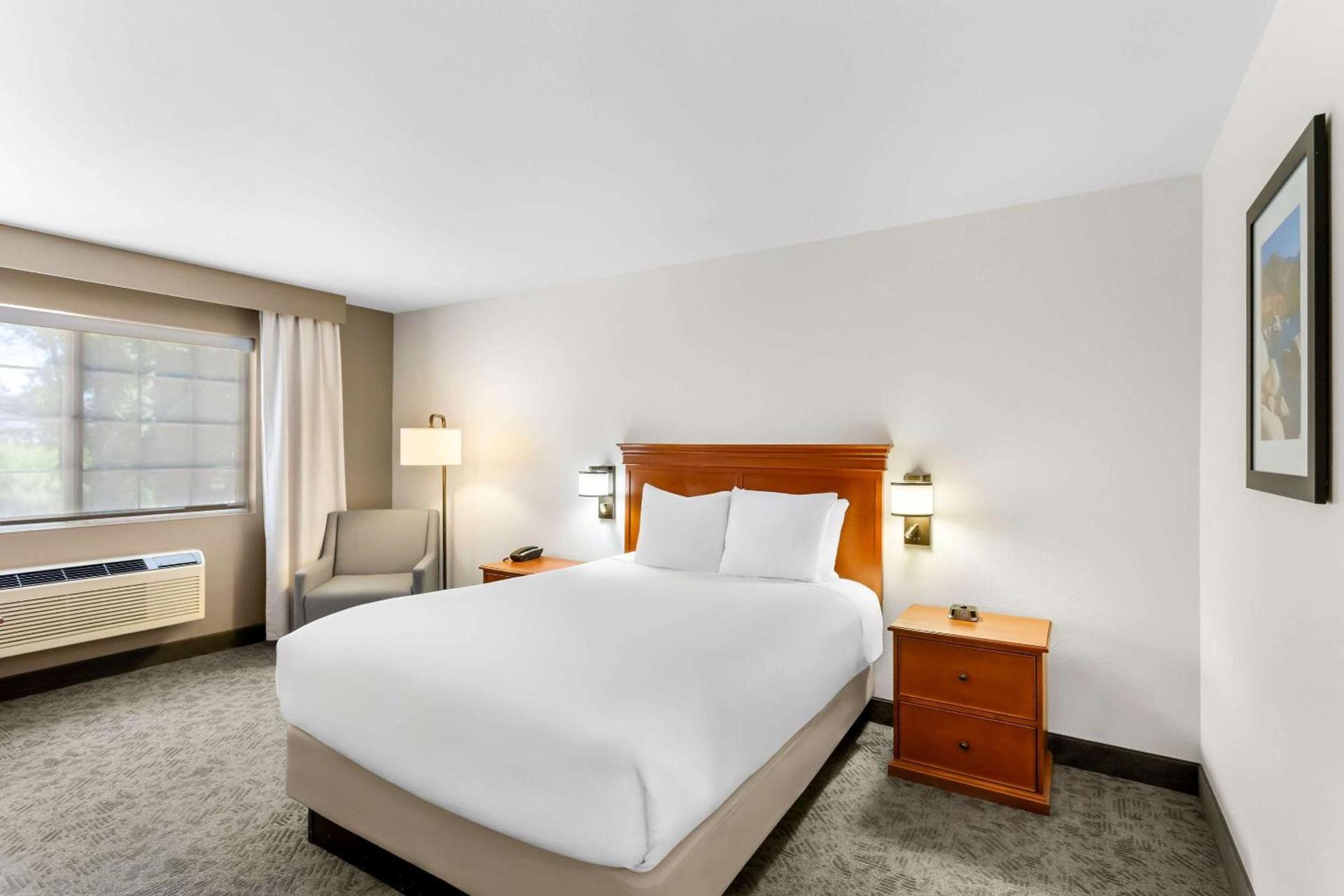 Comfort Inn & Suites Susanville photo 9