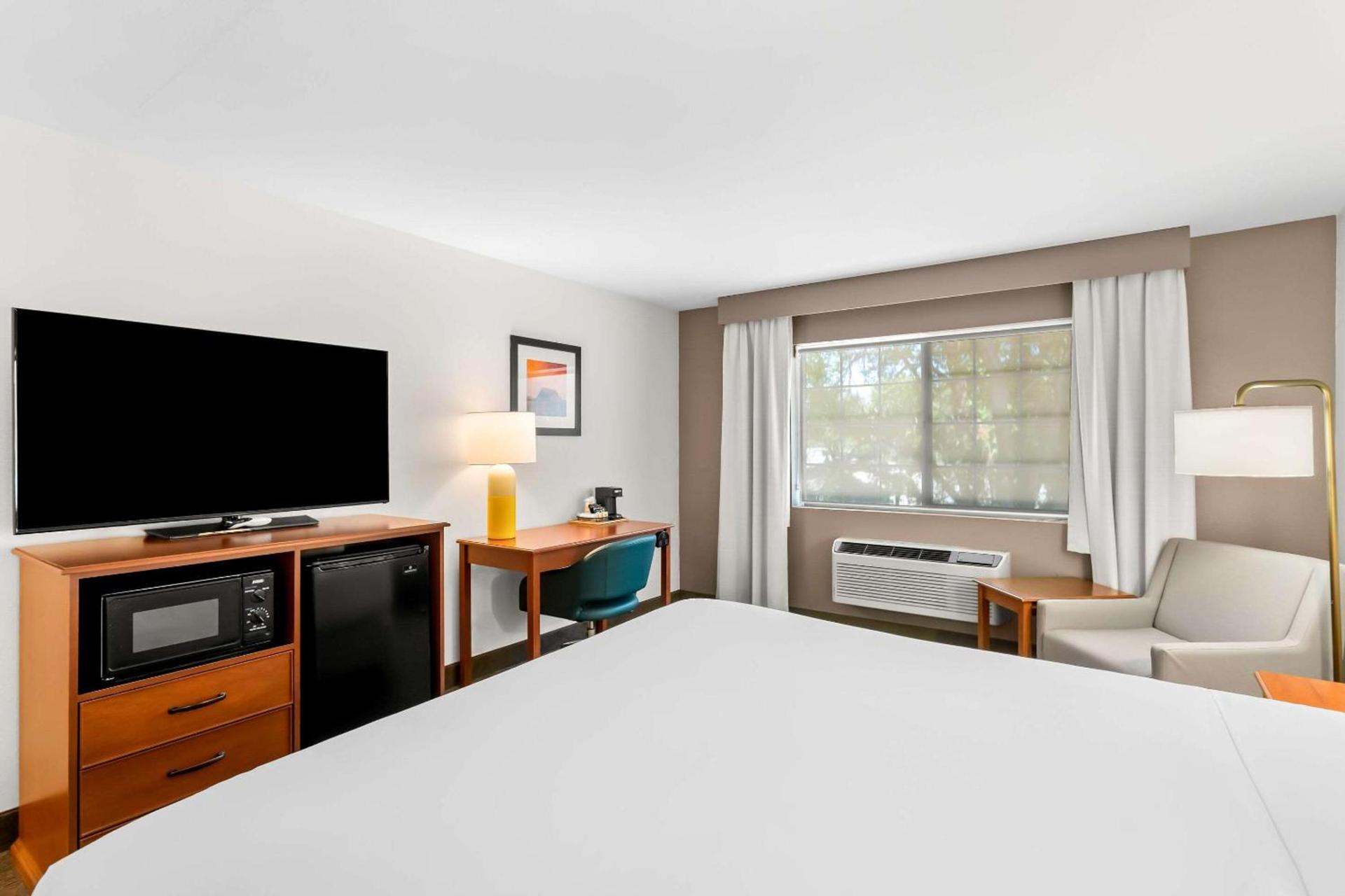Comfort Inn & Suites Susanville photo 11