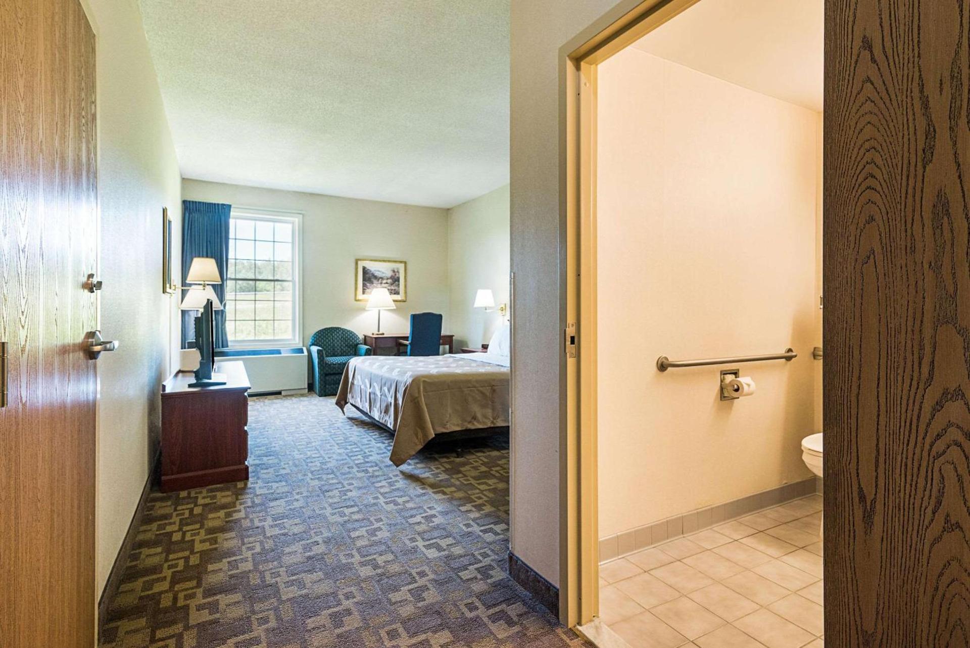 Quality Inn & Suites Schoharie near Howe Caverns photo 13