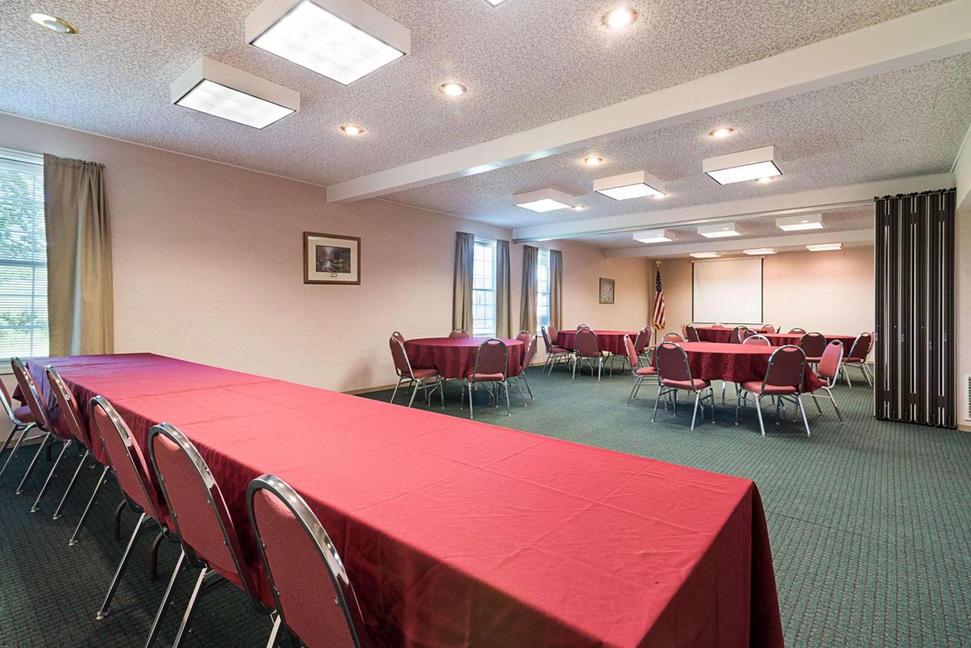Quality Inn & Suites Schoharie near Howe Caverns photo 27