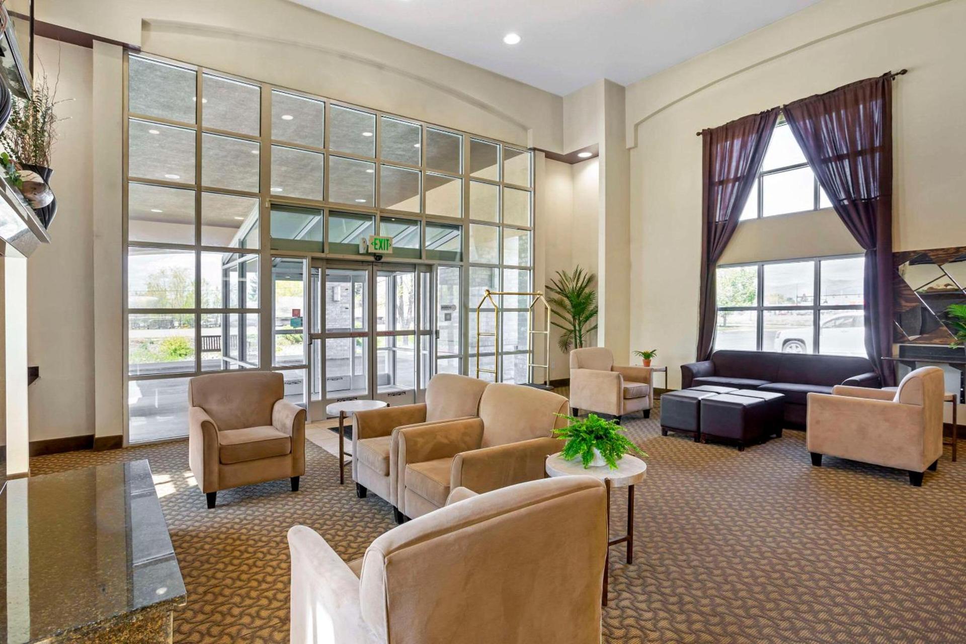 Quality Inn Logan near University photo 8