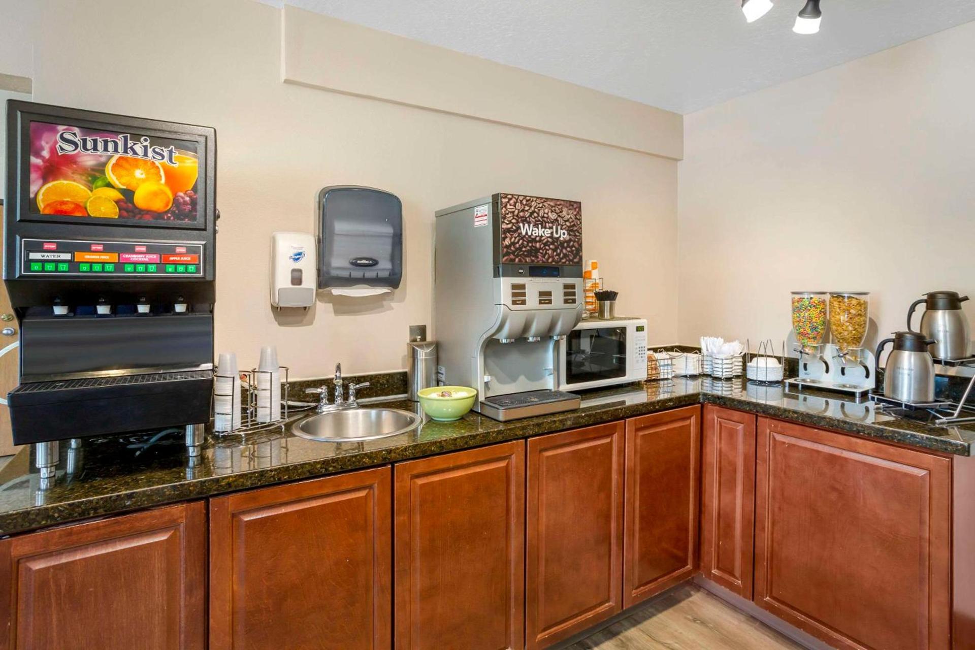 Quality Inn Logan near University photo 32