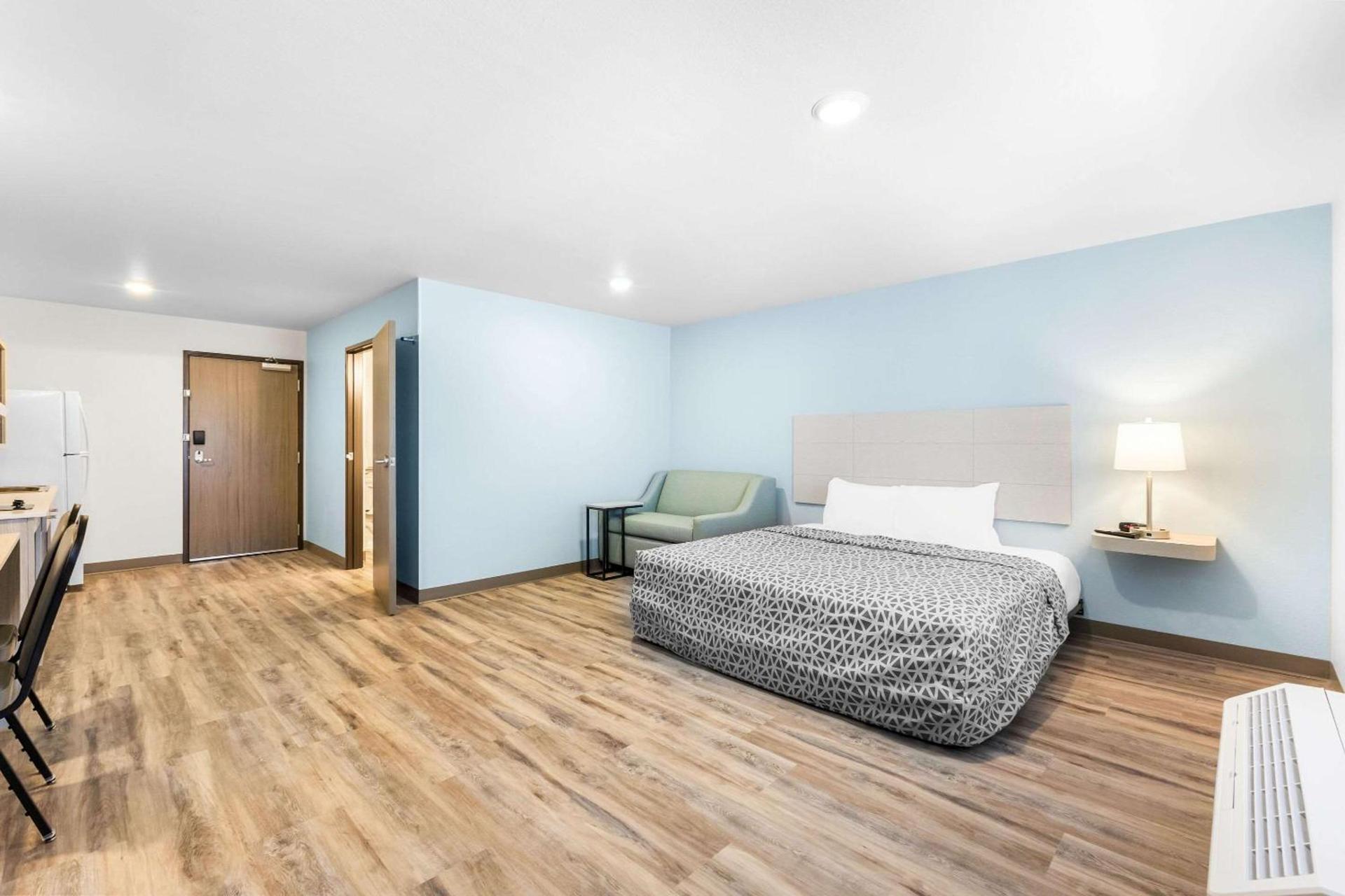 WoodSpring Suites Bluffdale Salt Lake City photo 12