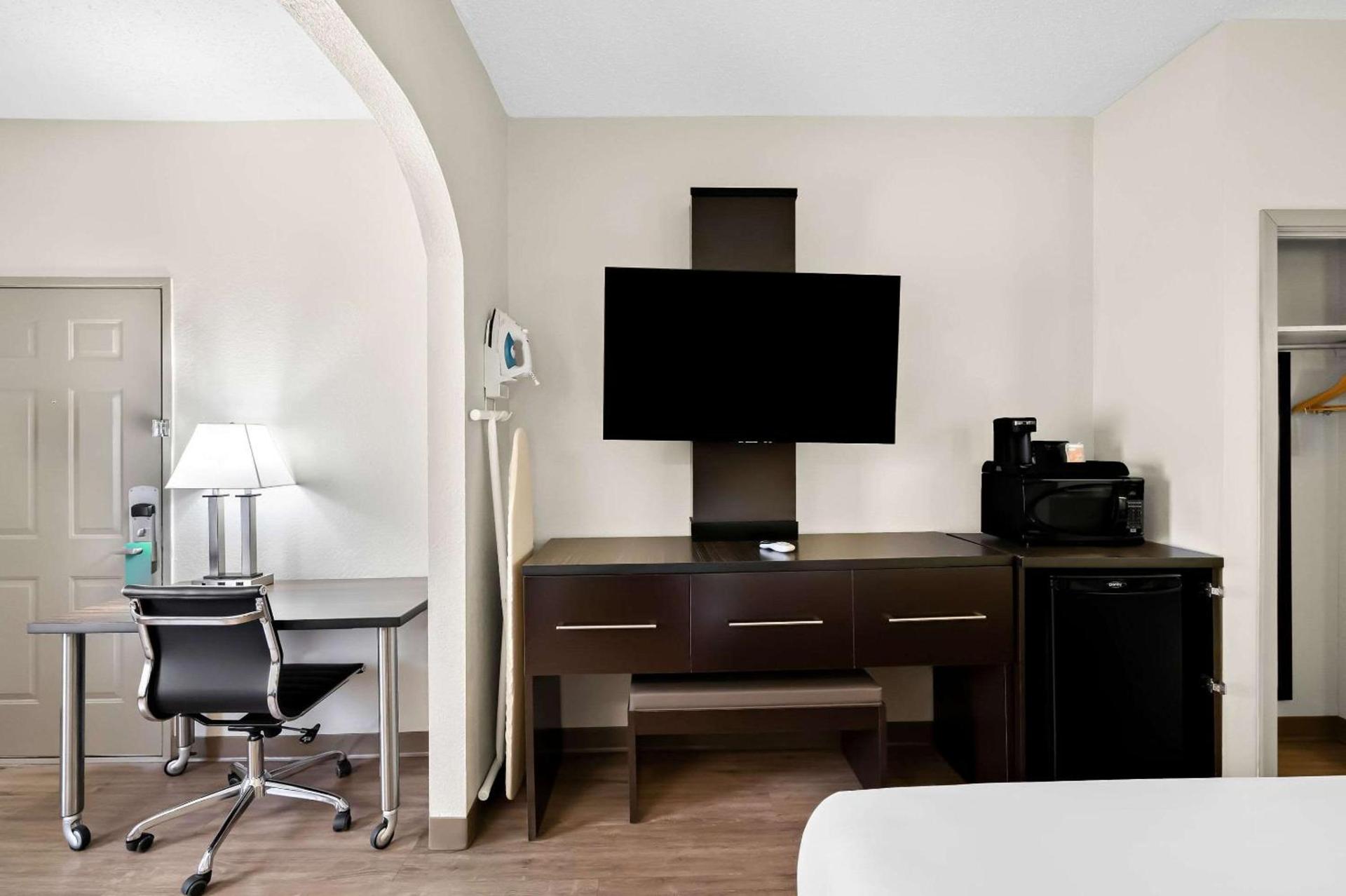 Quality Inn & Suites Monticello photo 26