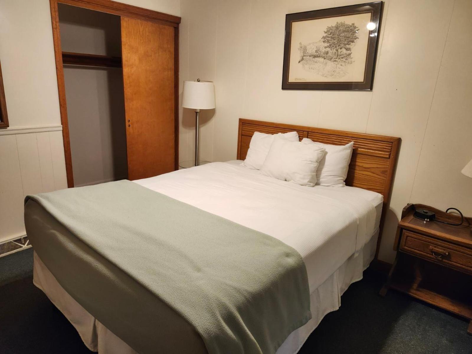 Montauk Lodge photo 7