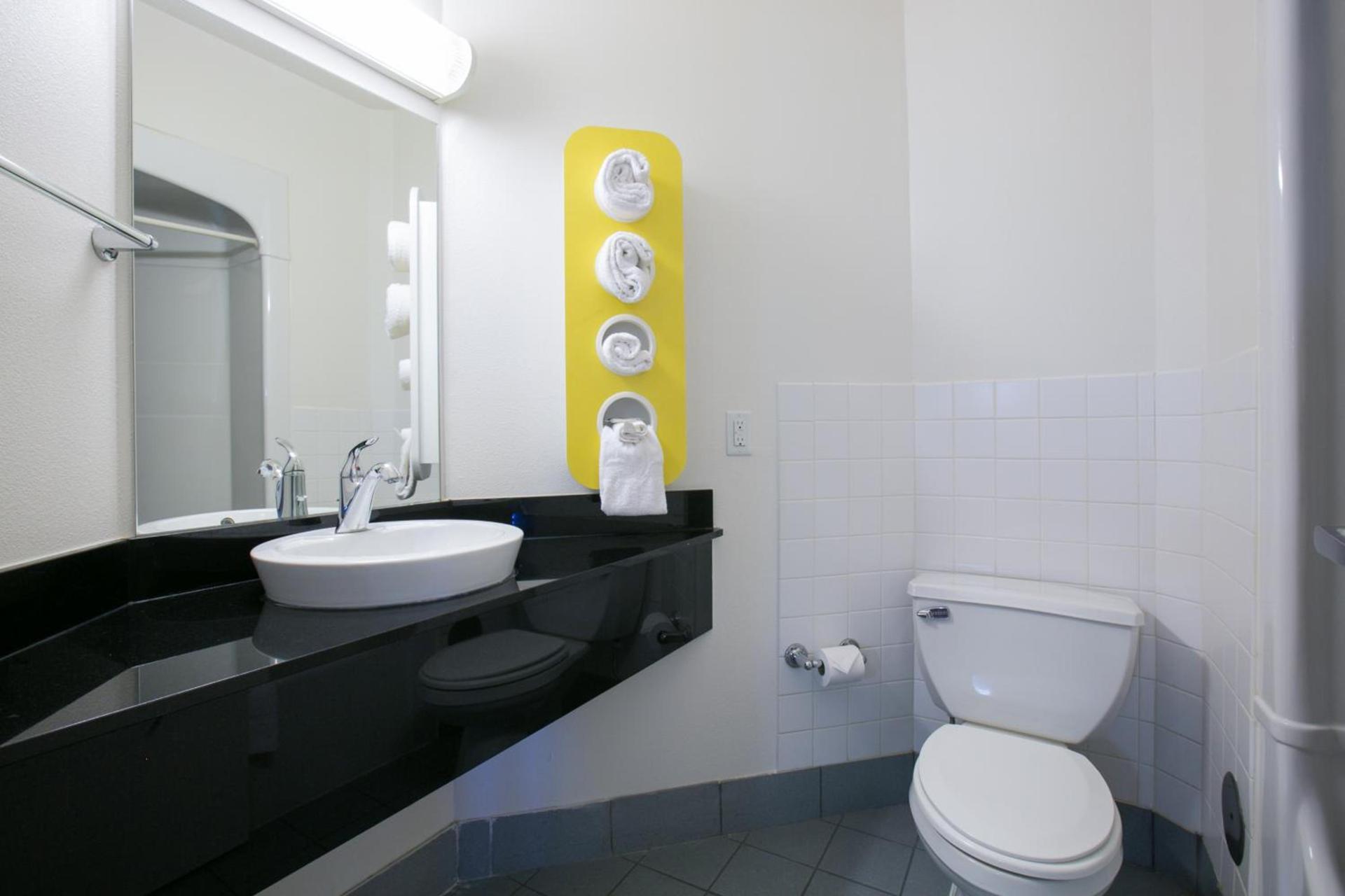 Motel 6-Brooklyn Center, MN - Minneapolis photo 29