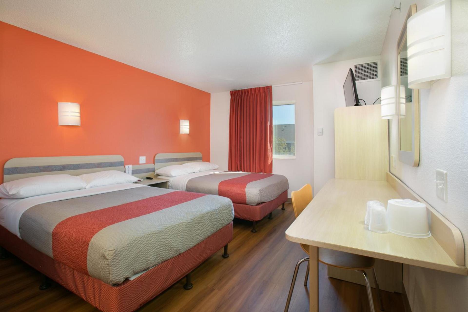 Motel 6-Brooklyn Center, MN - Minneapolis photo 6