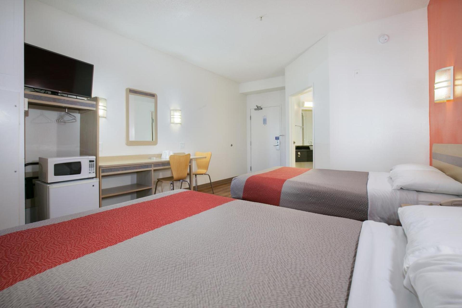 Motel 6-Brooklyn Center, MN - Minneapolis photo 10