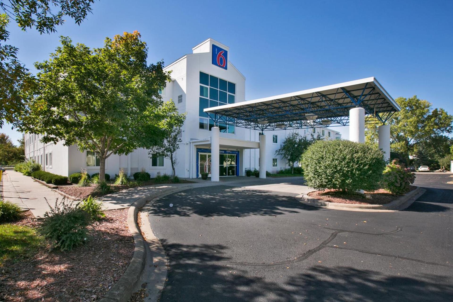 Motel 6-Brooklyn Center, MN - Minneapolis photo 2