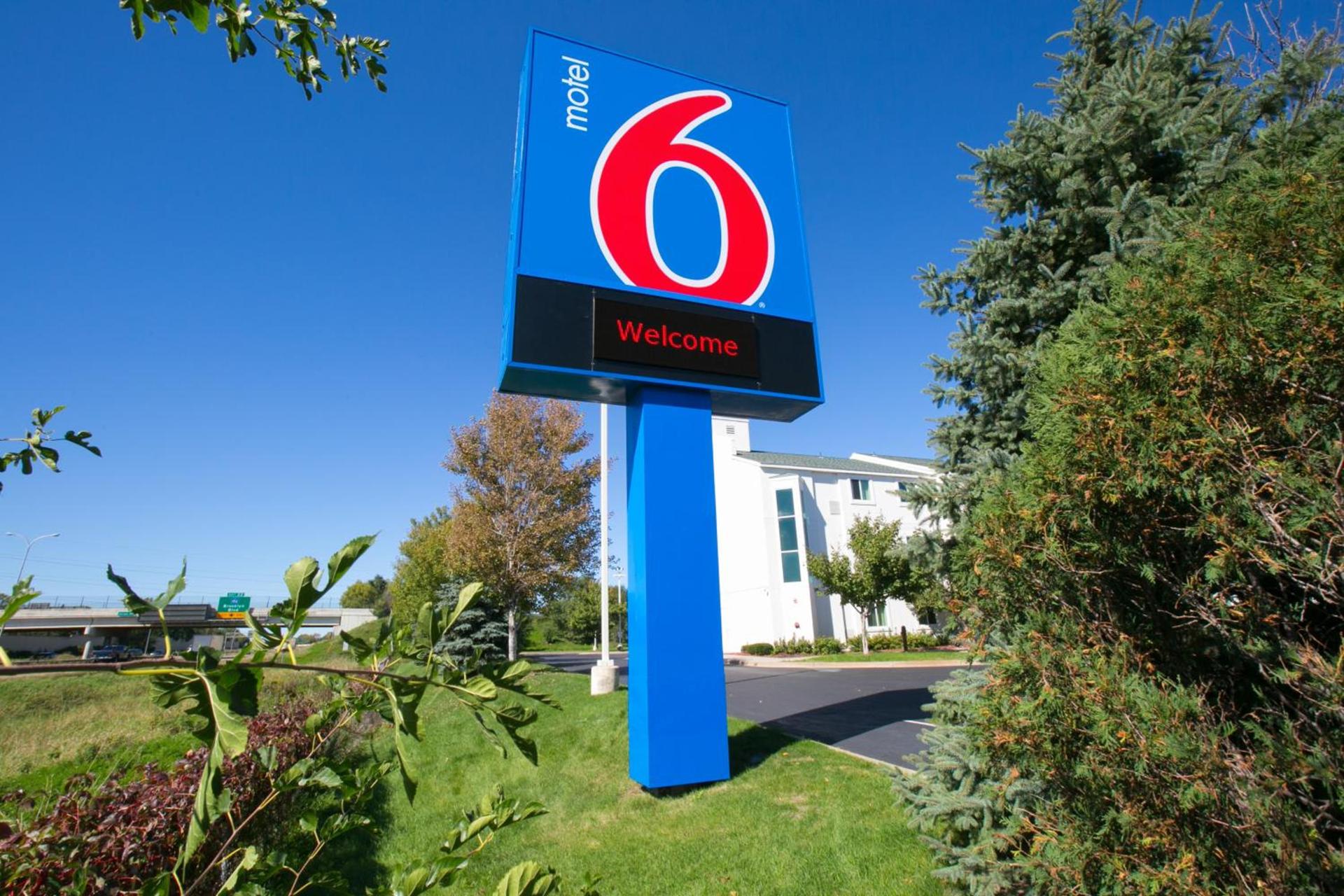 Motel 6-Brooklyn Center, MN - Minneapolis photo 5