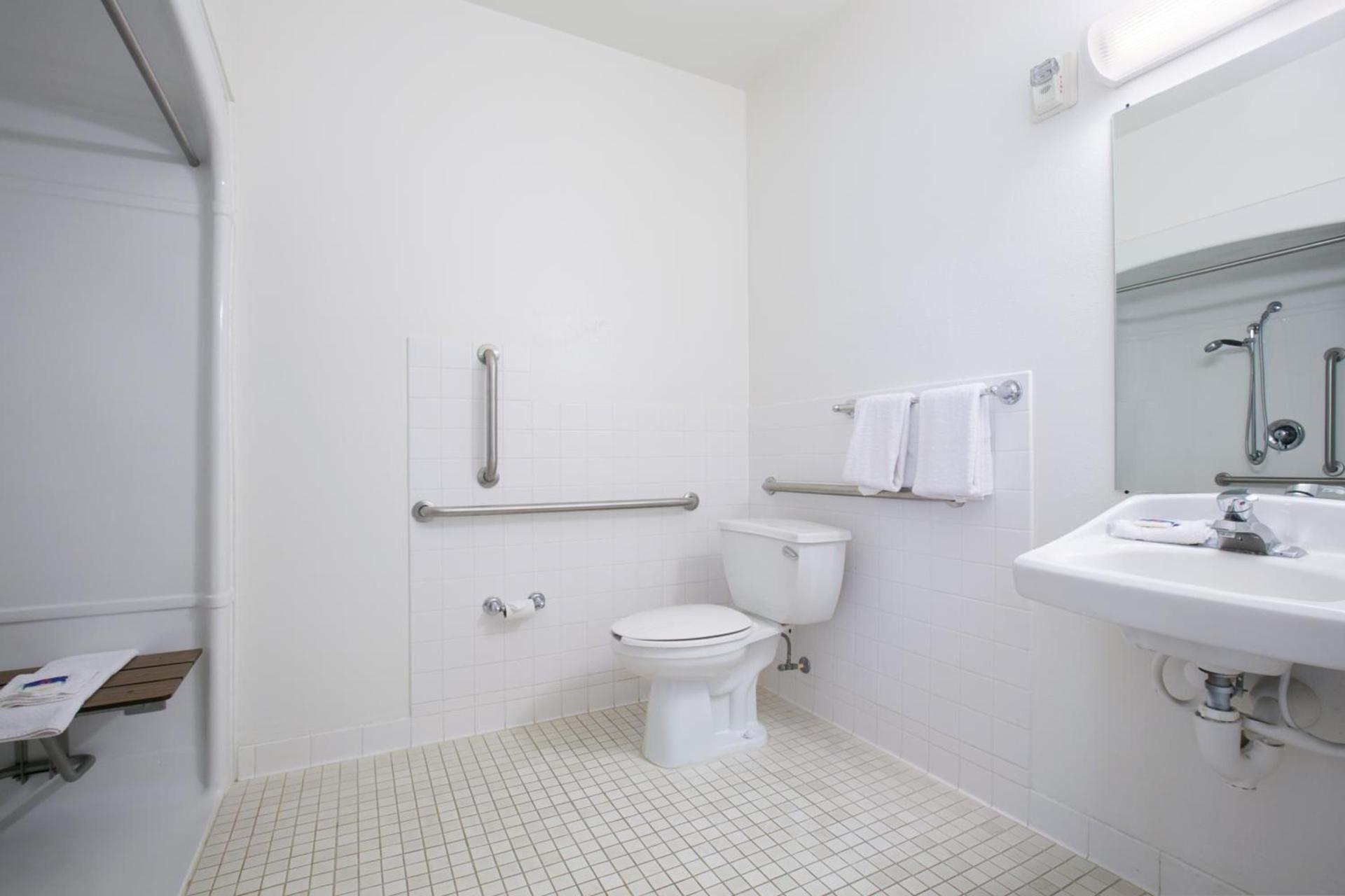 Motel 6-Brooklyn Center, MN - Minneapolis photo 32