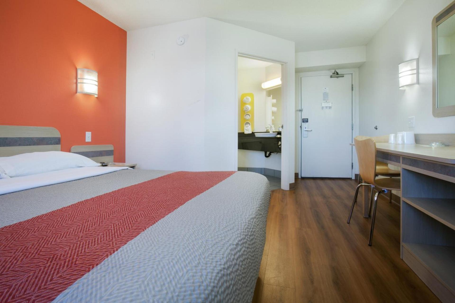 Motel 6-Brooklyn Center, MN - Minneapolis photo 17
