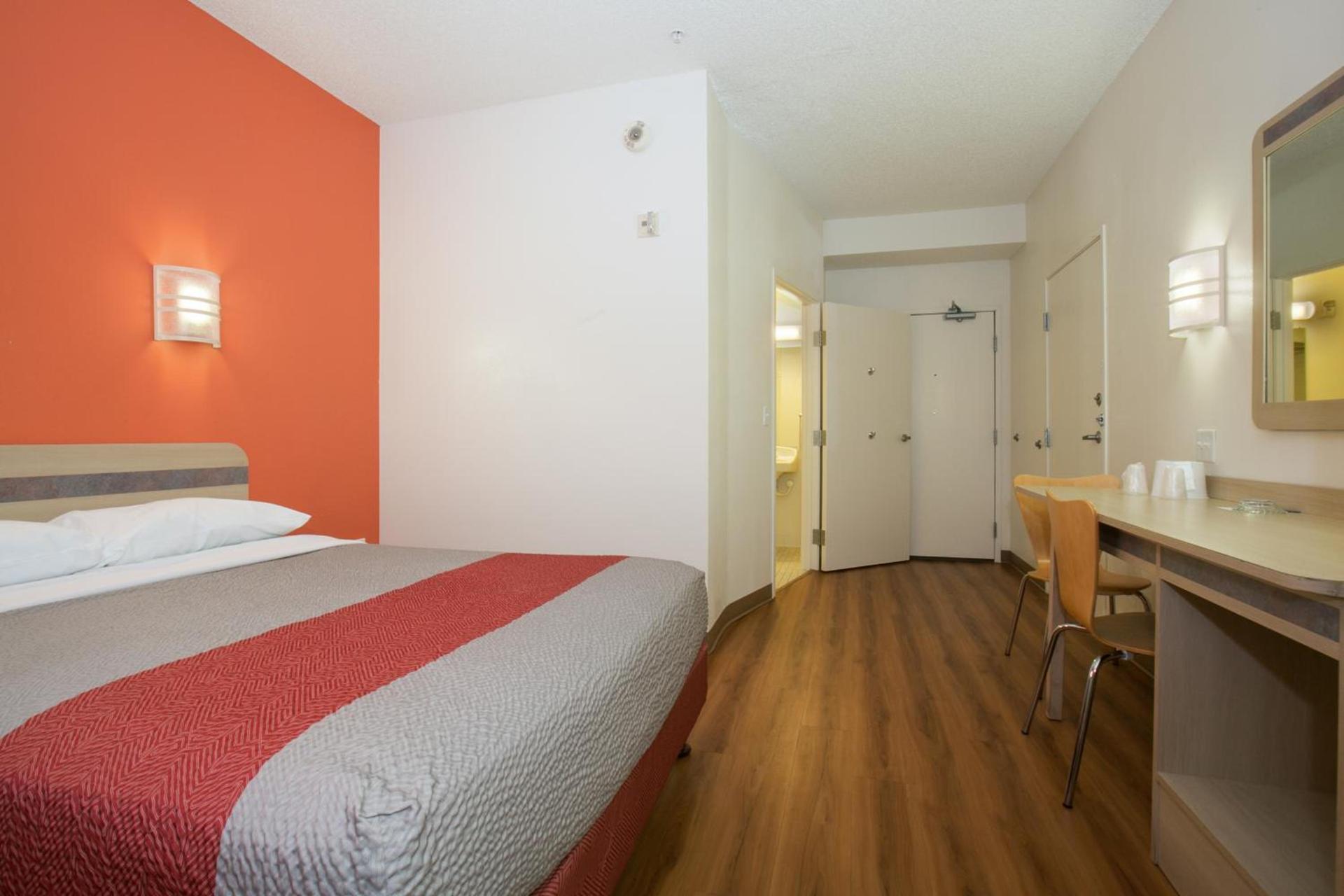 Motel 6-Brooklyn Center, MN - Minneapolis photo 22