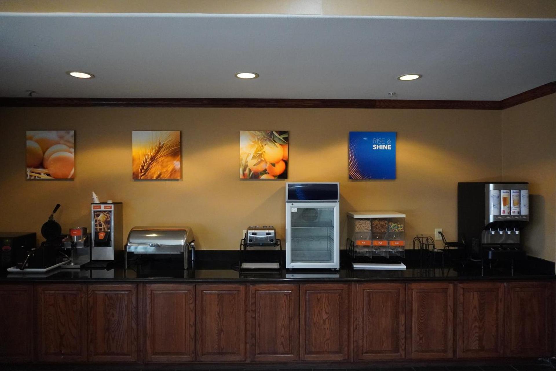 Comfort Inn & Suites Monahans I-20 photo 38