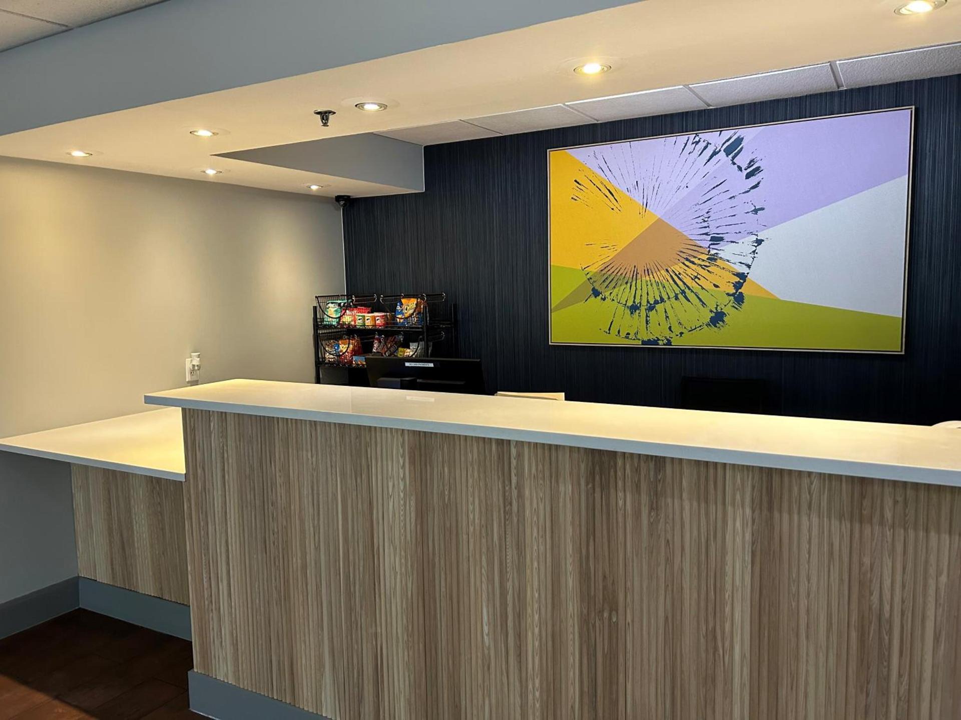 Spark by Hilton Tampa Brandon photo 3