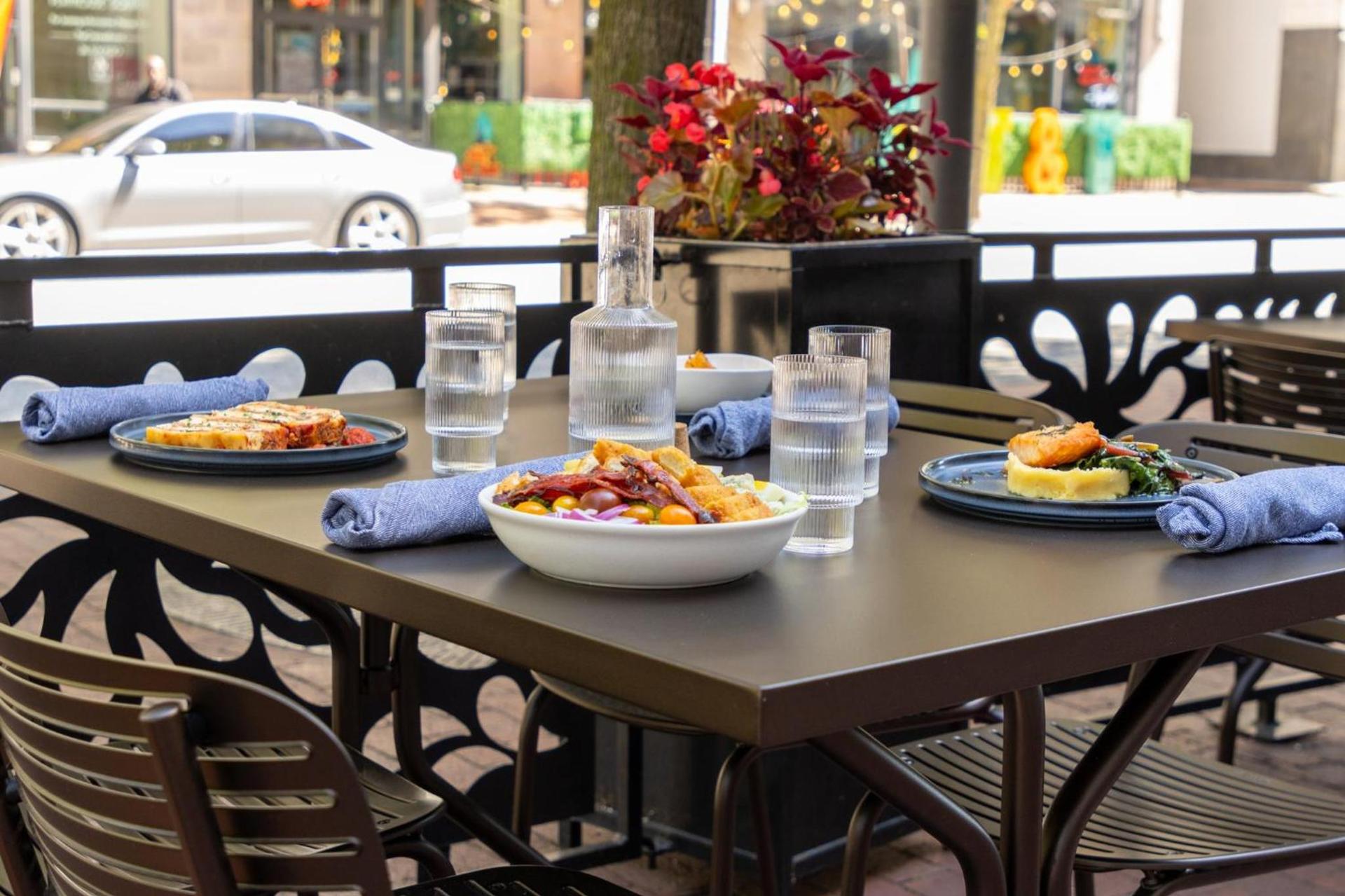 Crowne Plaza Cleveland at Playhouse Square by IHG photo 74