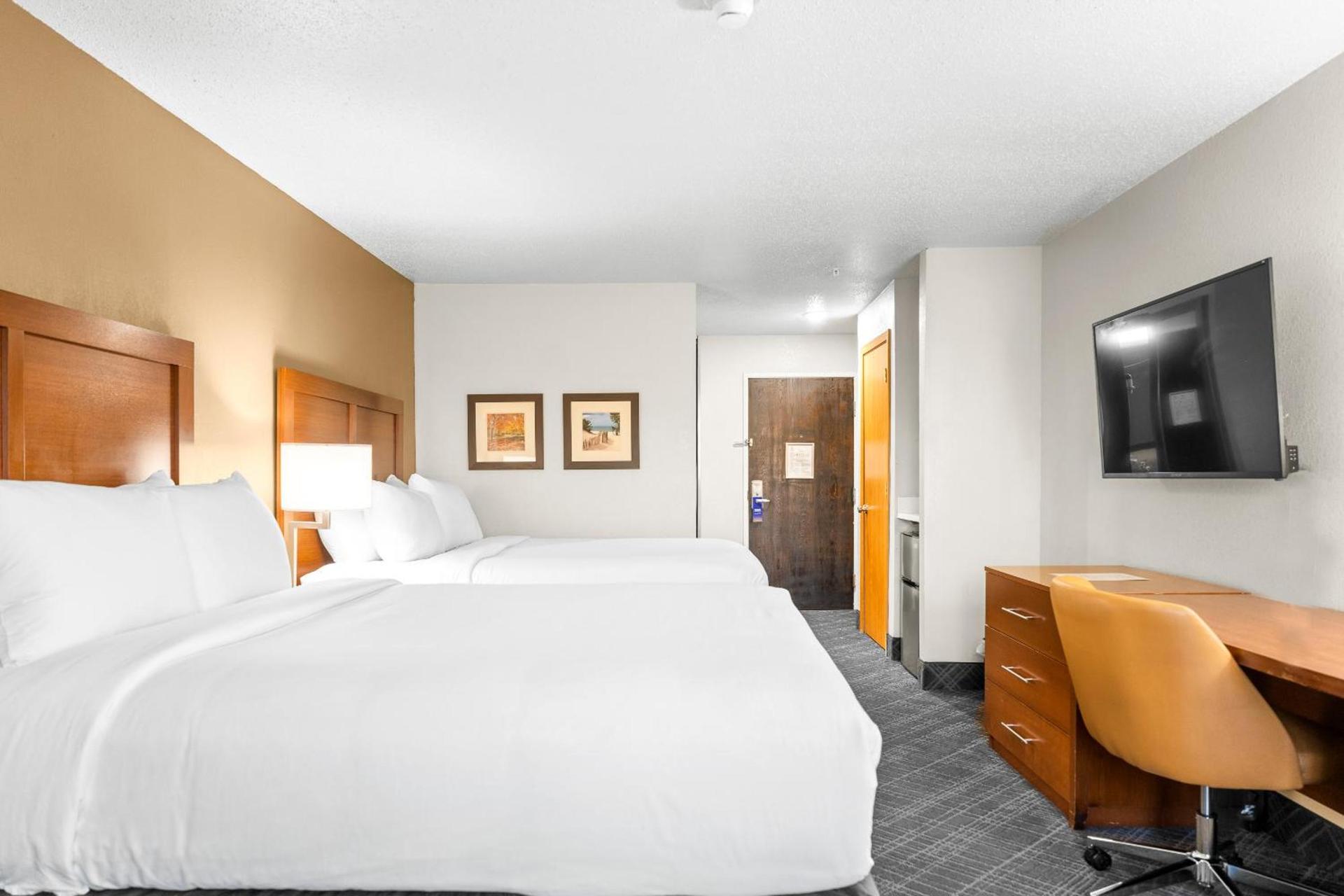 Comfort Inn Hobart-Merrillville I-65 photo 39