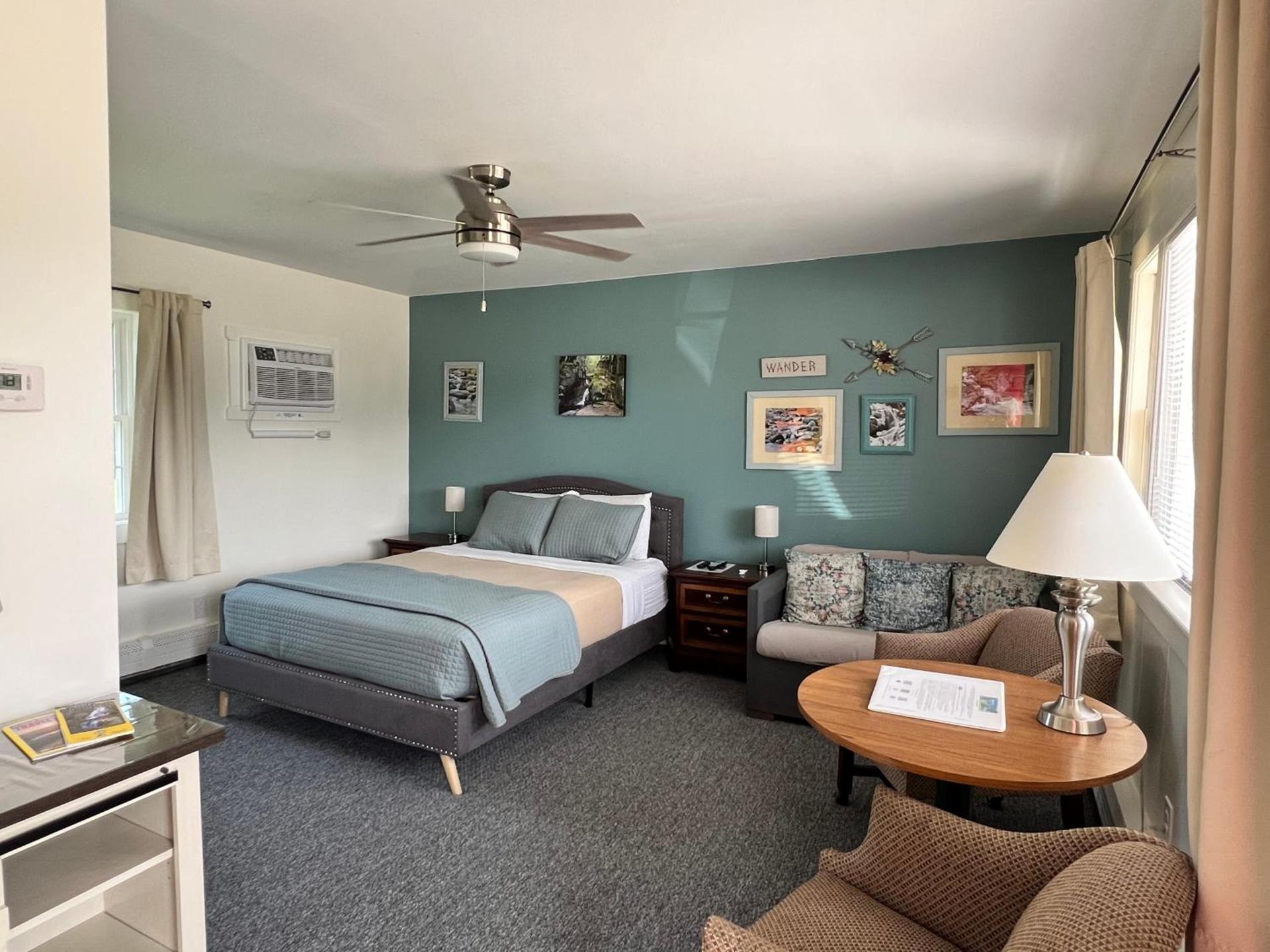 Profile Deluxe Motel photo 56
