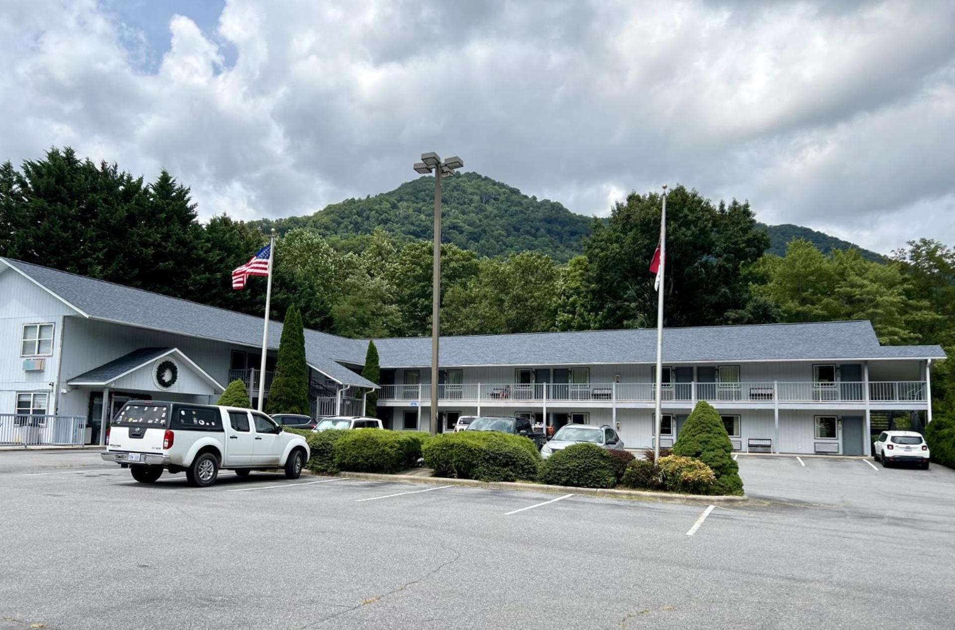 Four Seasons Inn photo 18