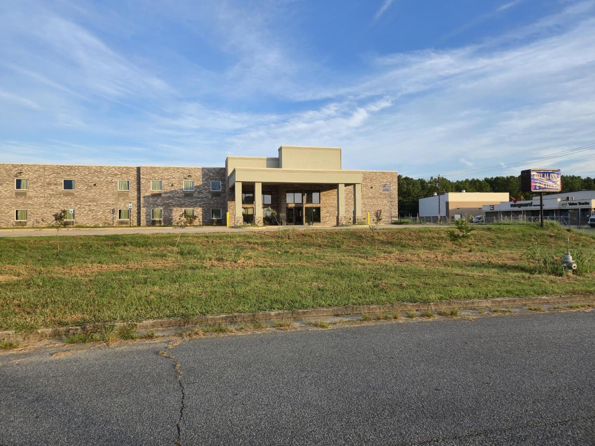 Royal Inn & Suites photo 3