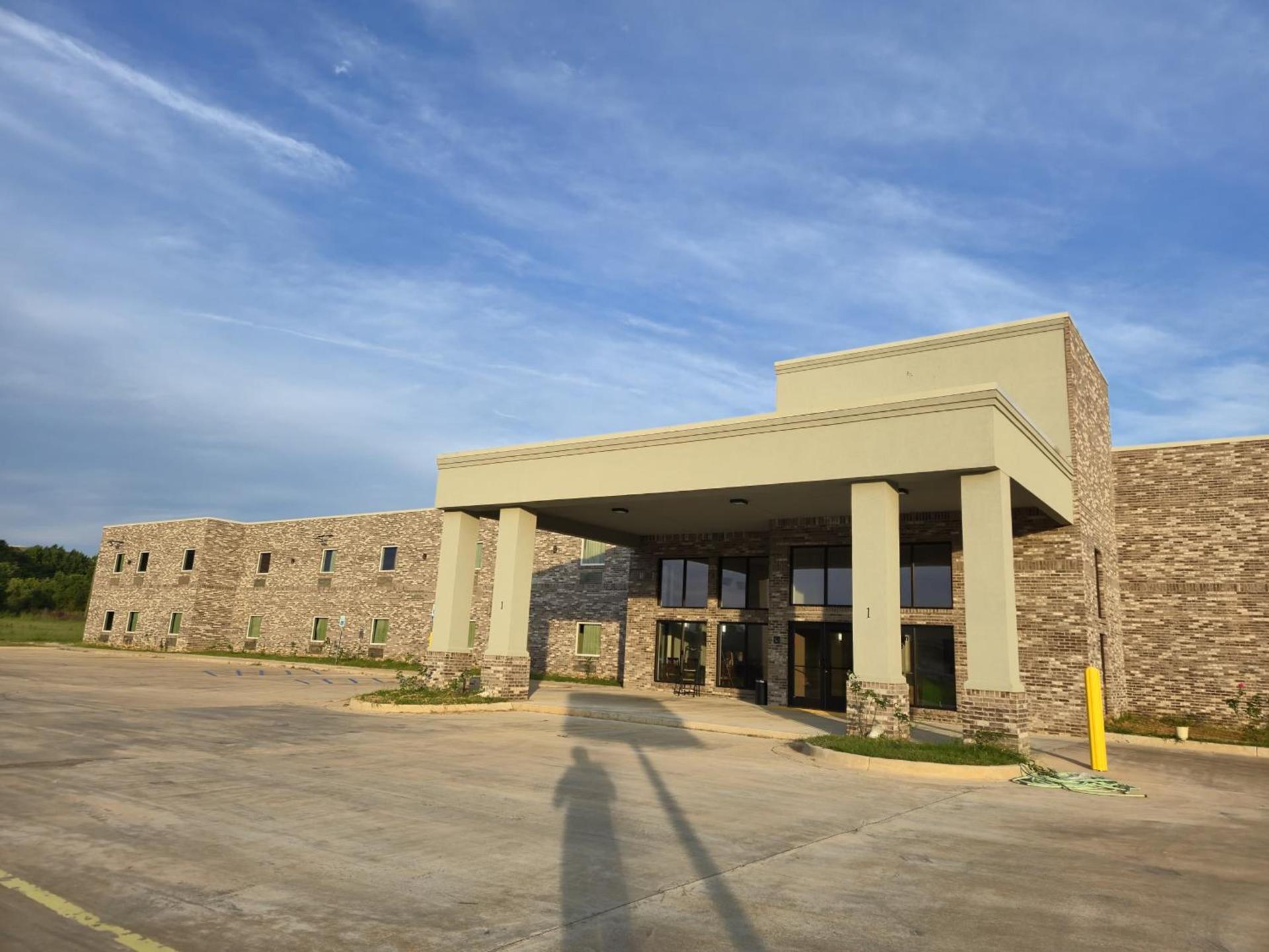 Royal Inn & Suites photo 6