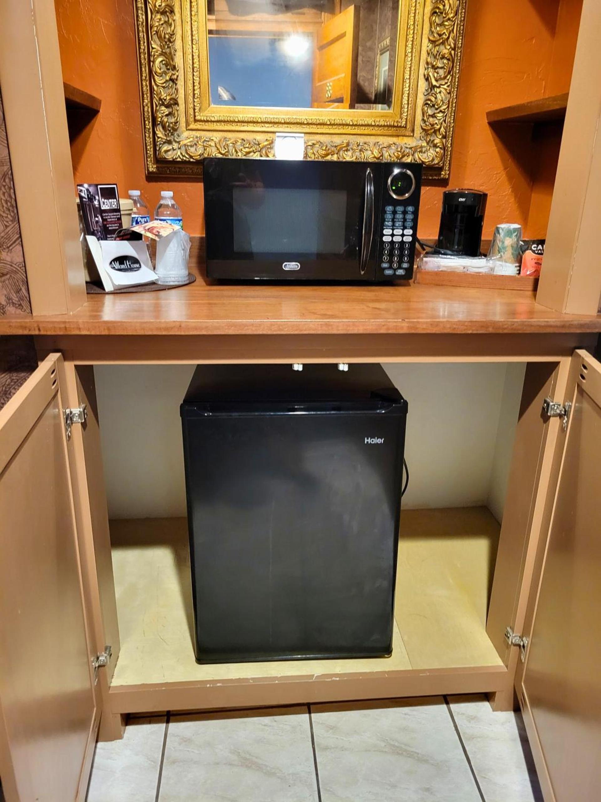 Altland House Inn & Suites photo 82