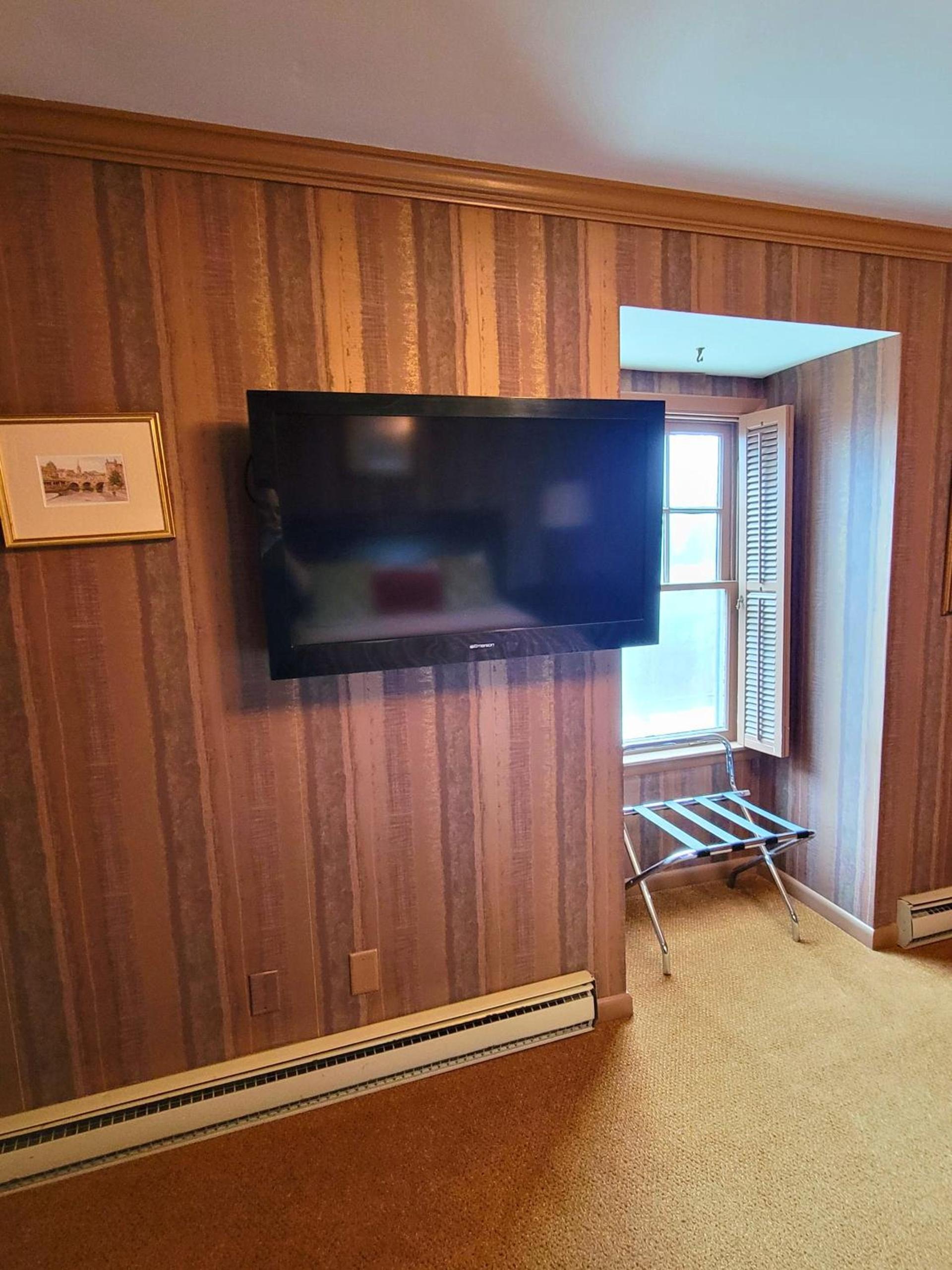 Altland House Inn & Suites photo 80