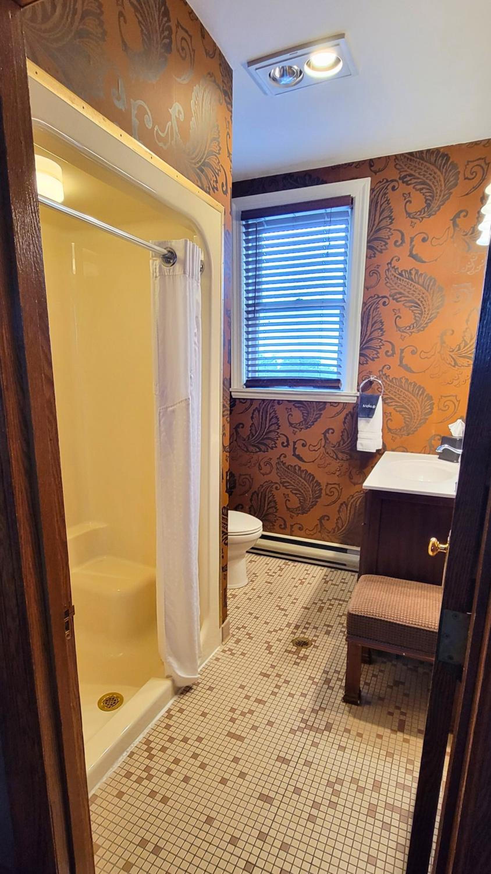 Altland House Inn & Suites photo 85